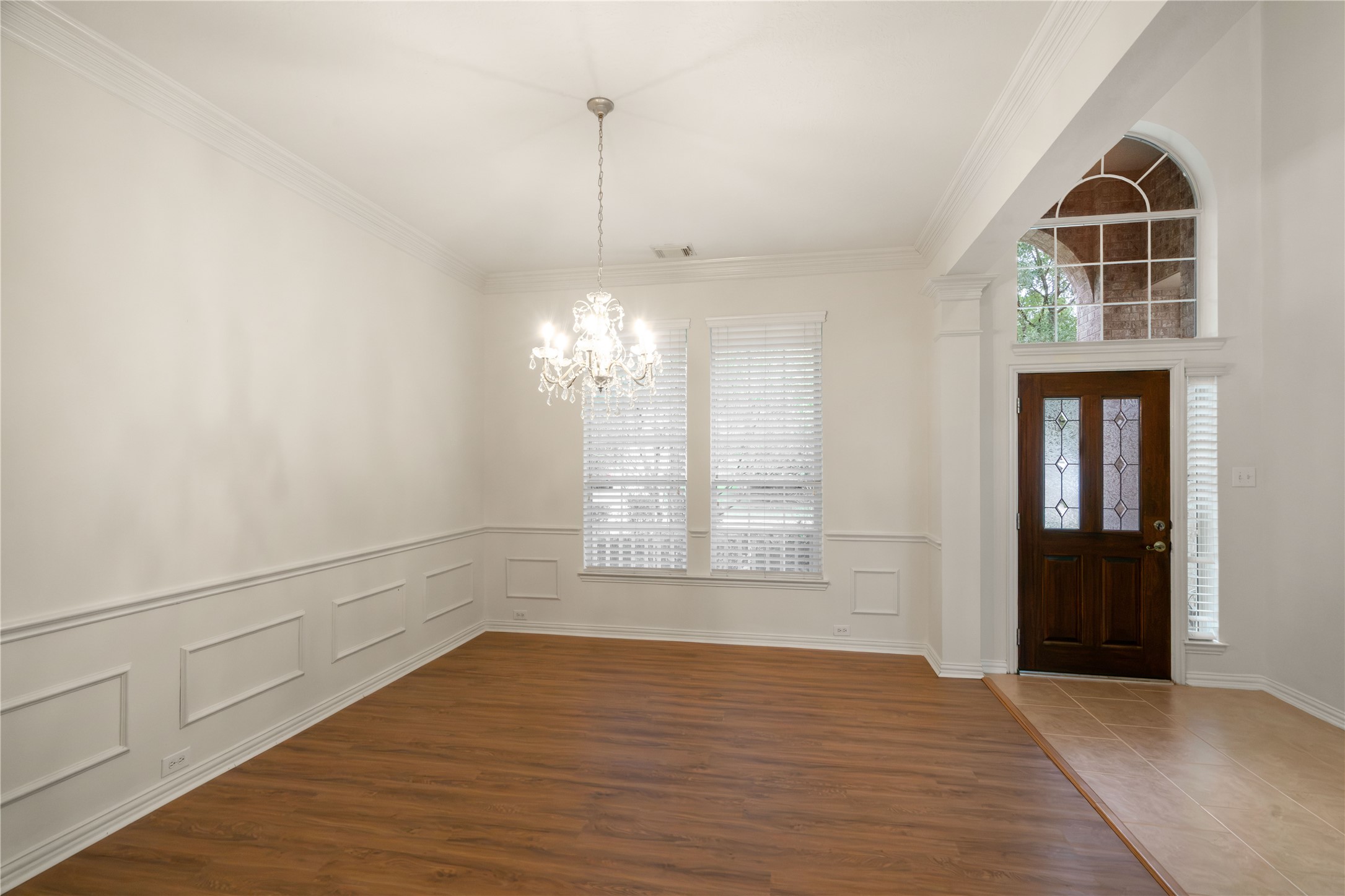 43 N Scribewood Circle Property Photo 5