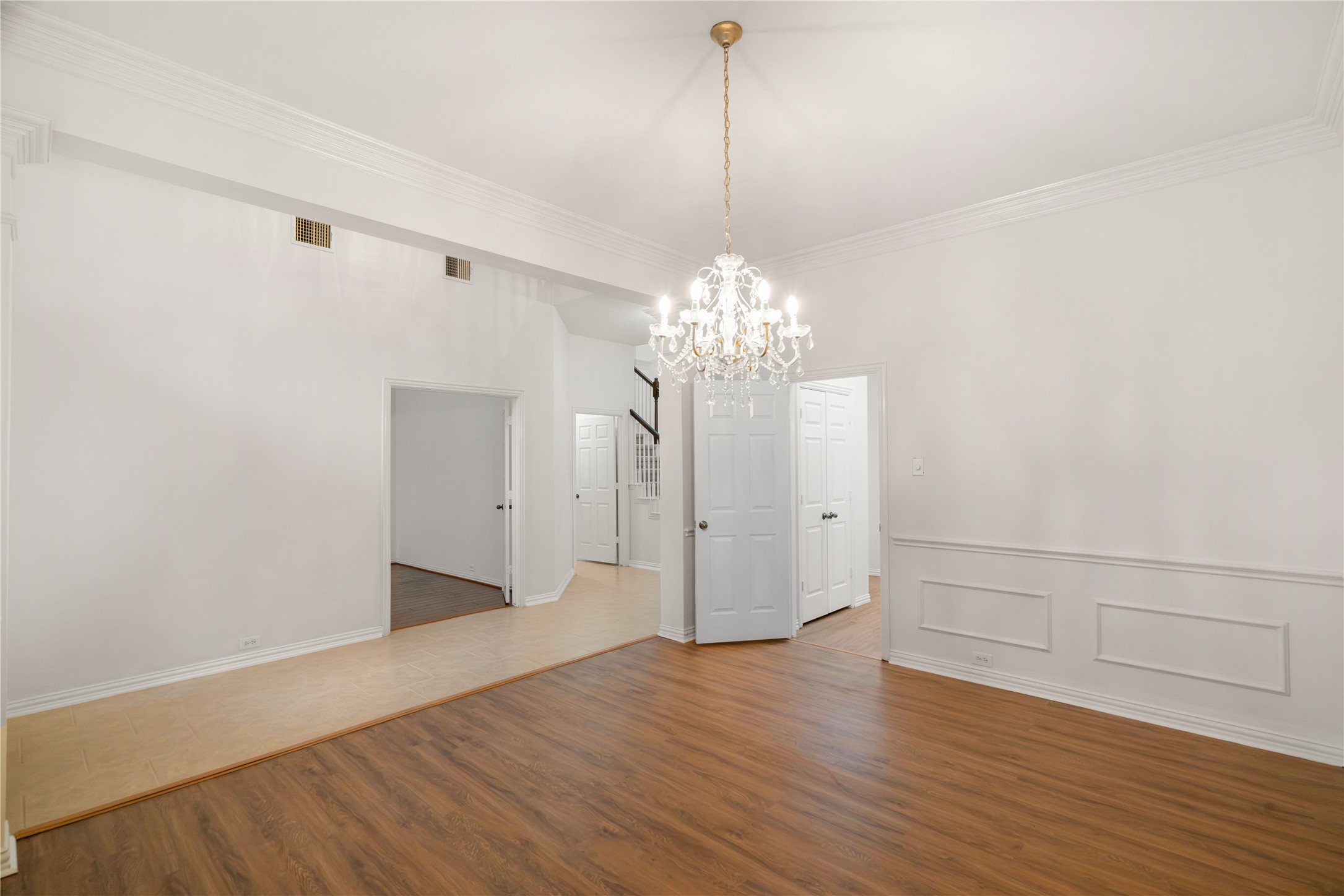 43 N Scribewood Circle Property Photo 6
