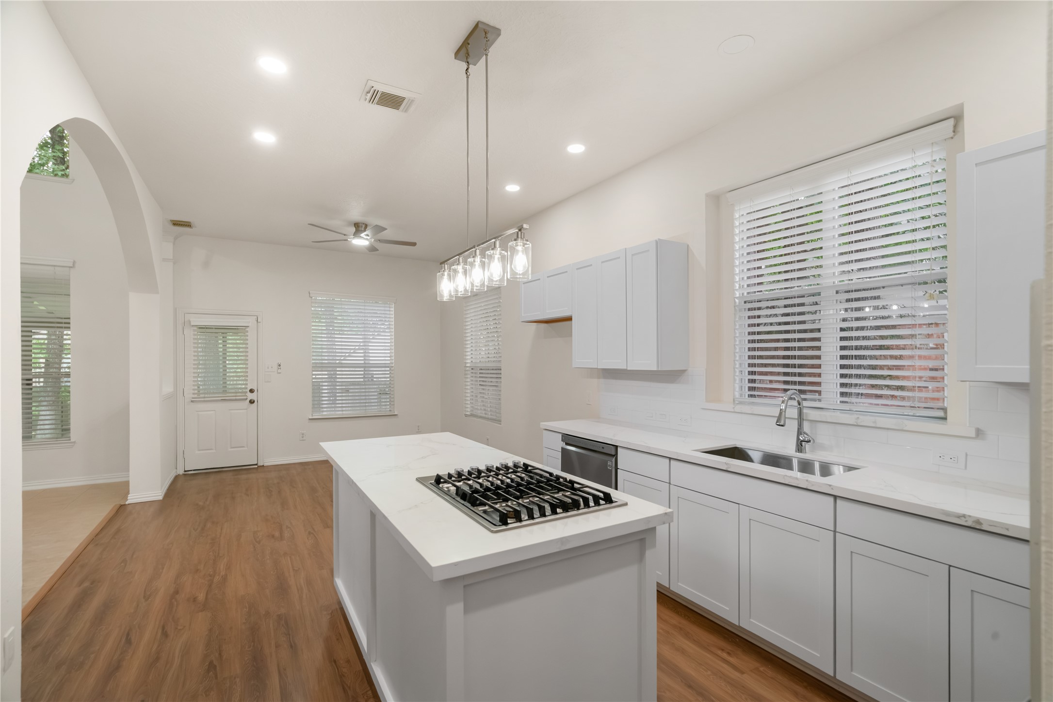 43 N Scribewood Circle Property Photo 14