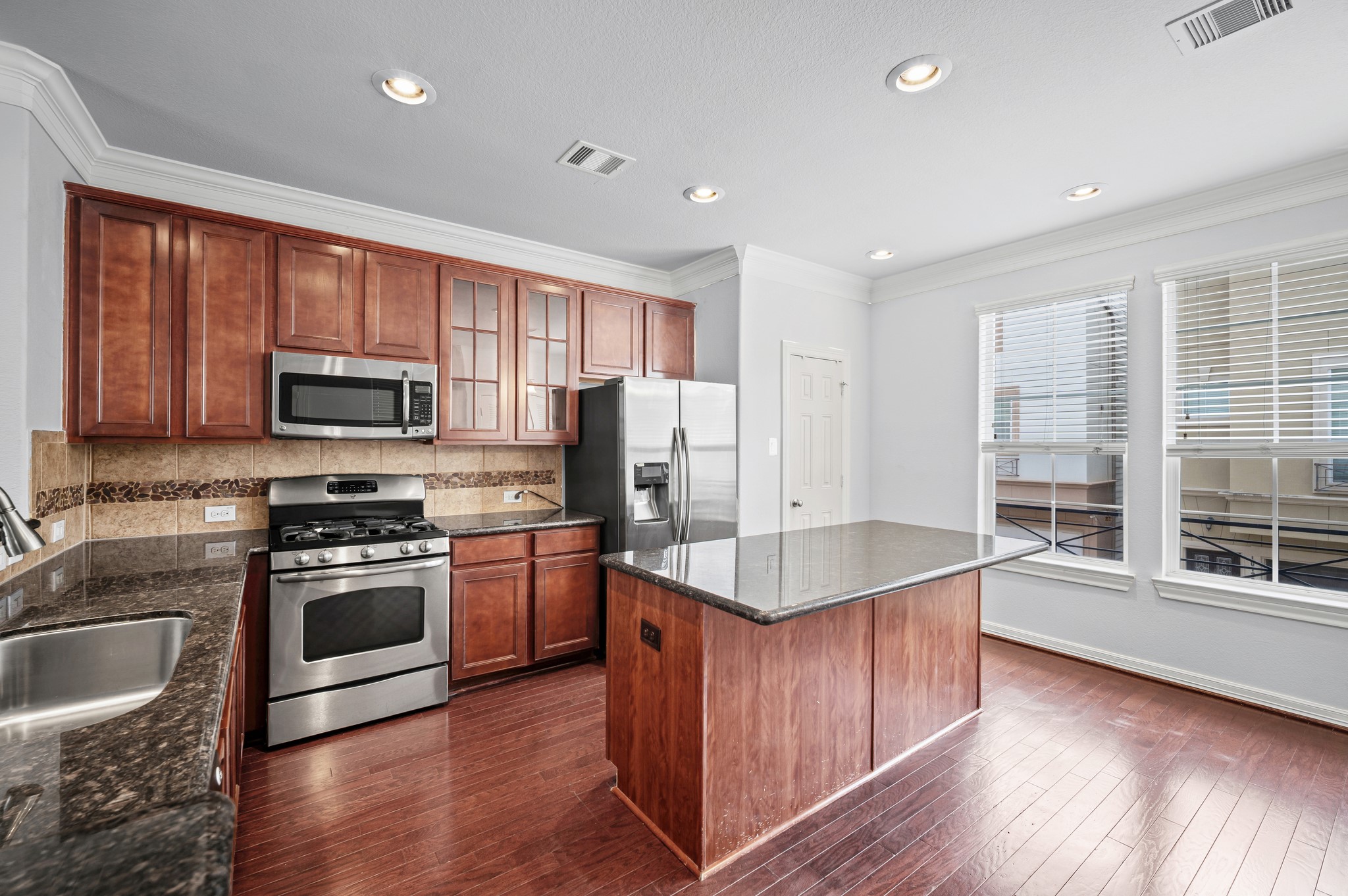 10722 Clearview Villa Property Photo 9