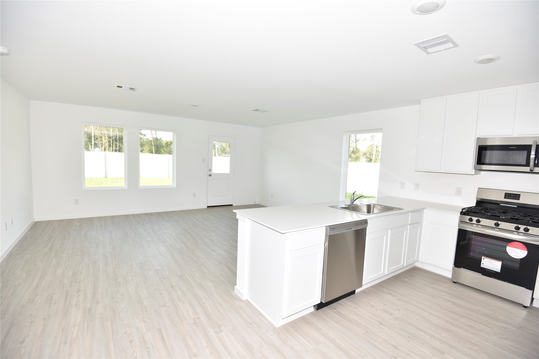 21599 Casavatore Drive Property Photo 8