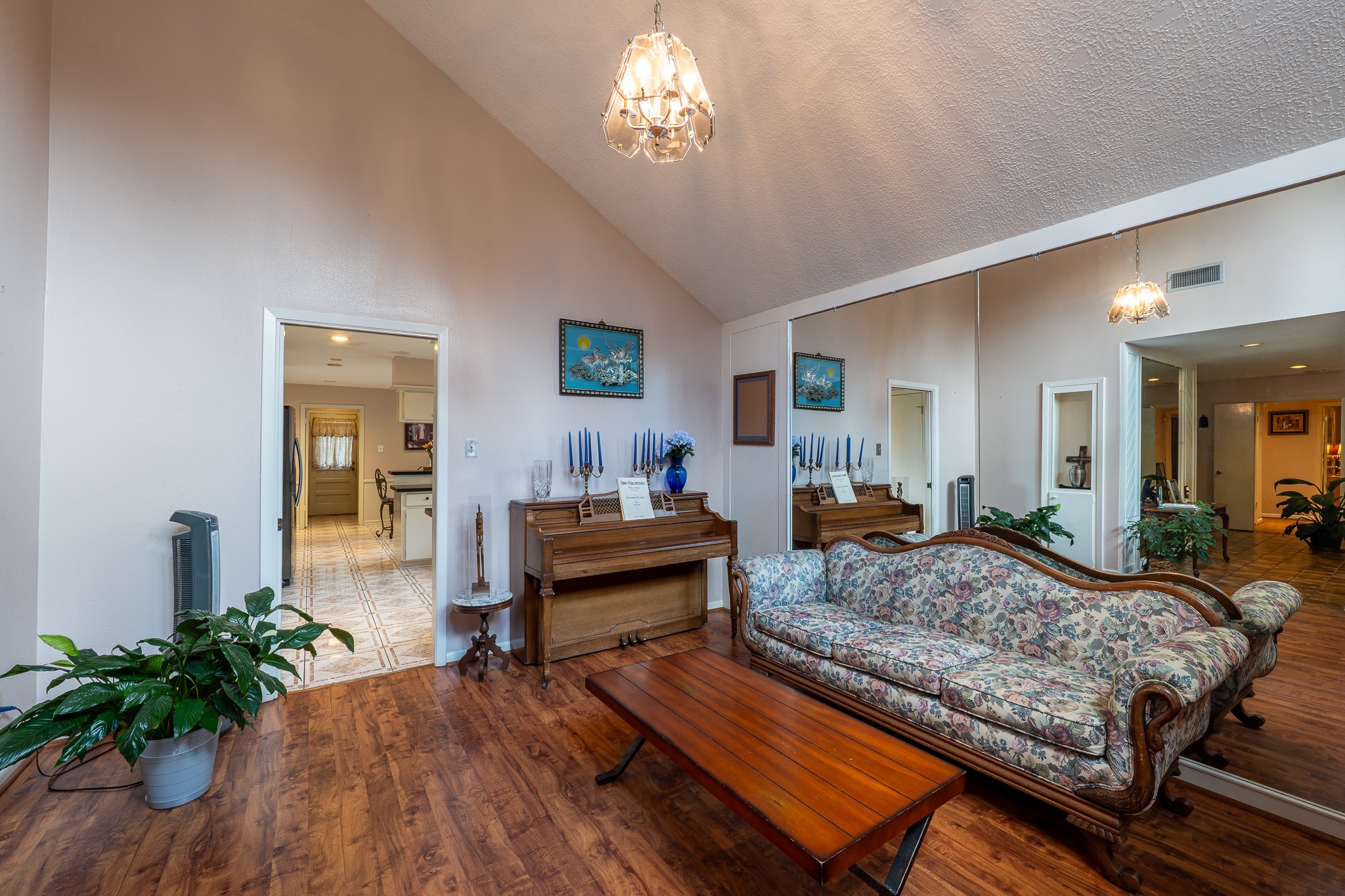 7926 Quail Meadow Drive Property Photo 8