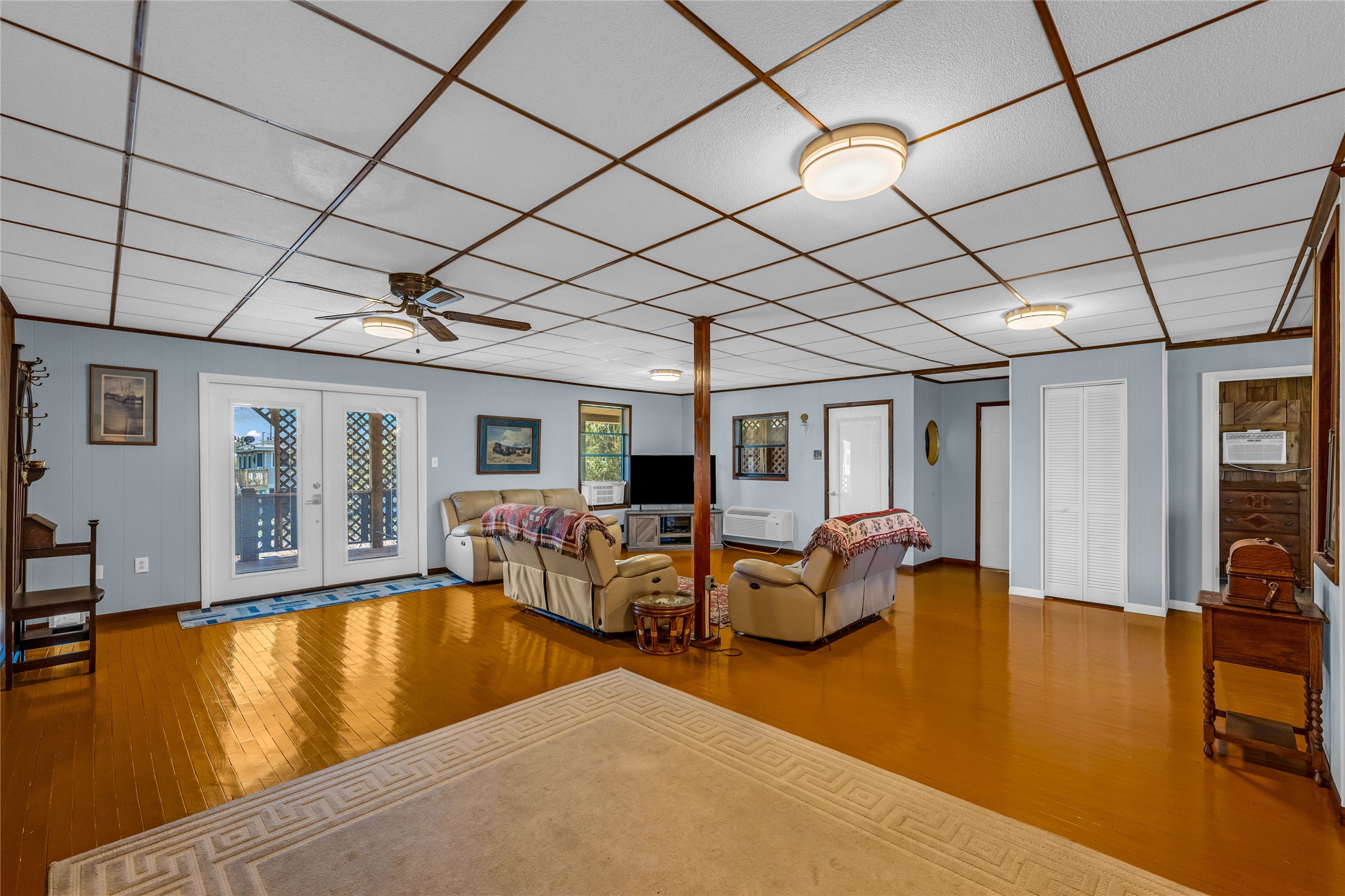 1115 W Canal Drive Property Photo 7