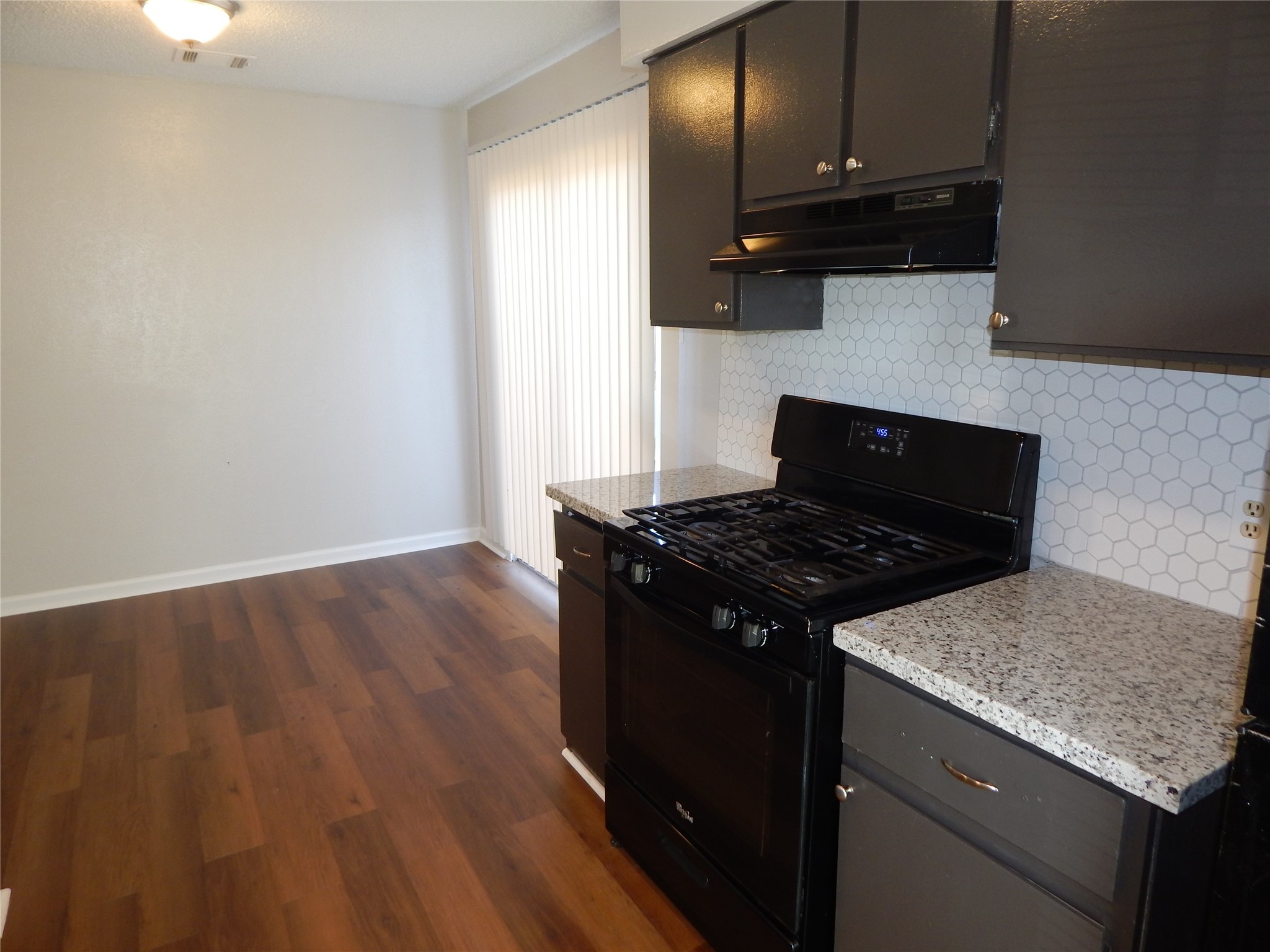 204 Northpointe Avenue 204 Property Photo 6
