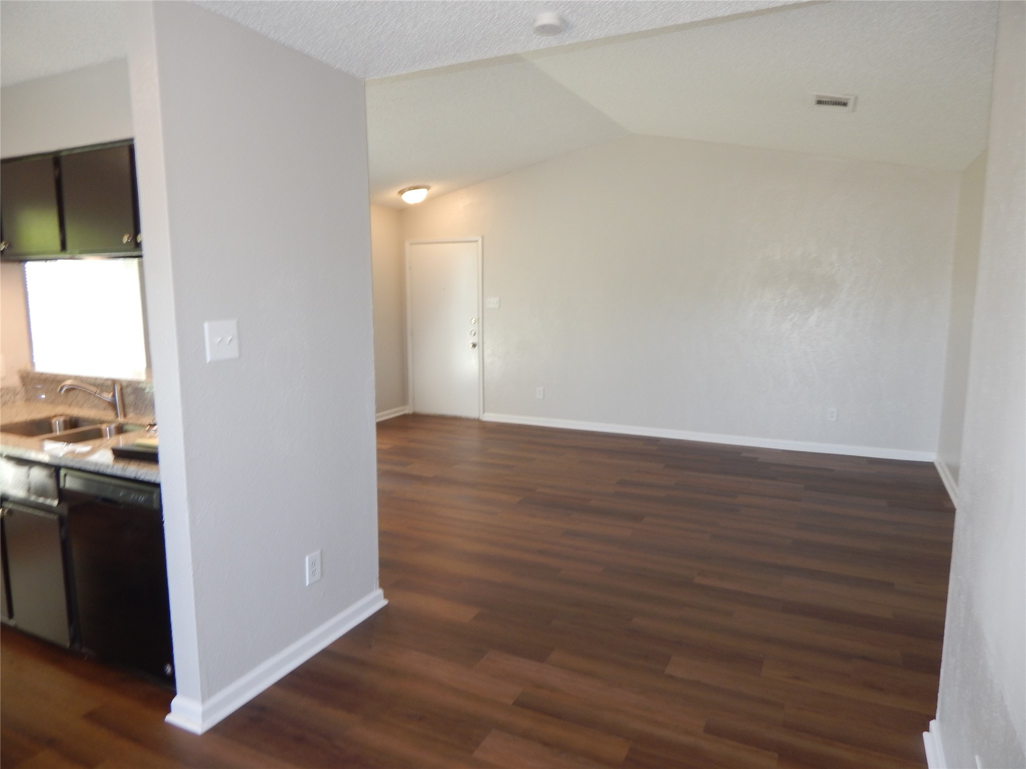 204 Northpointe Avenue 204 Property Photo 7