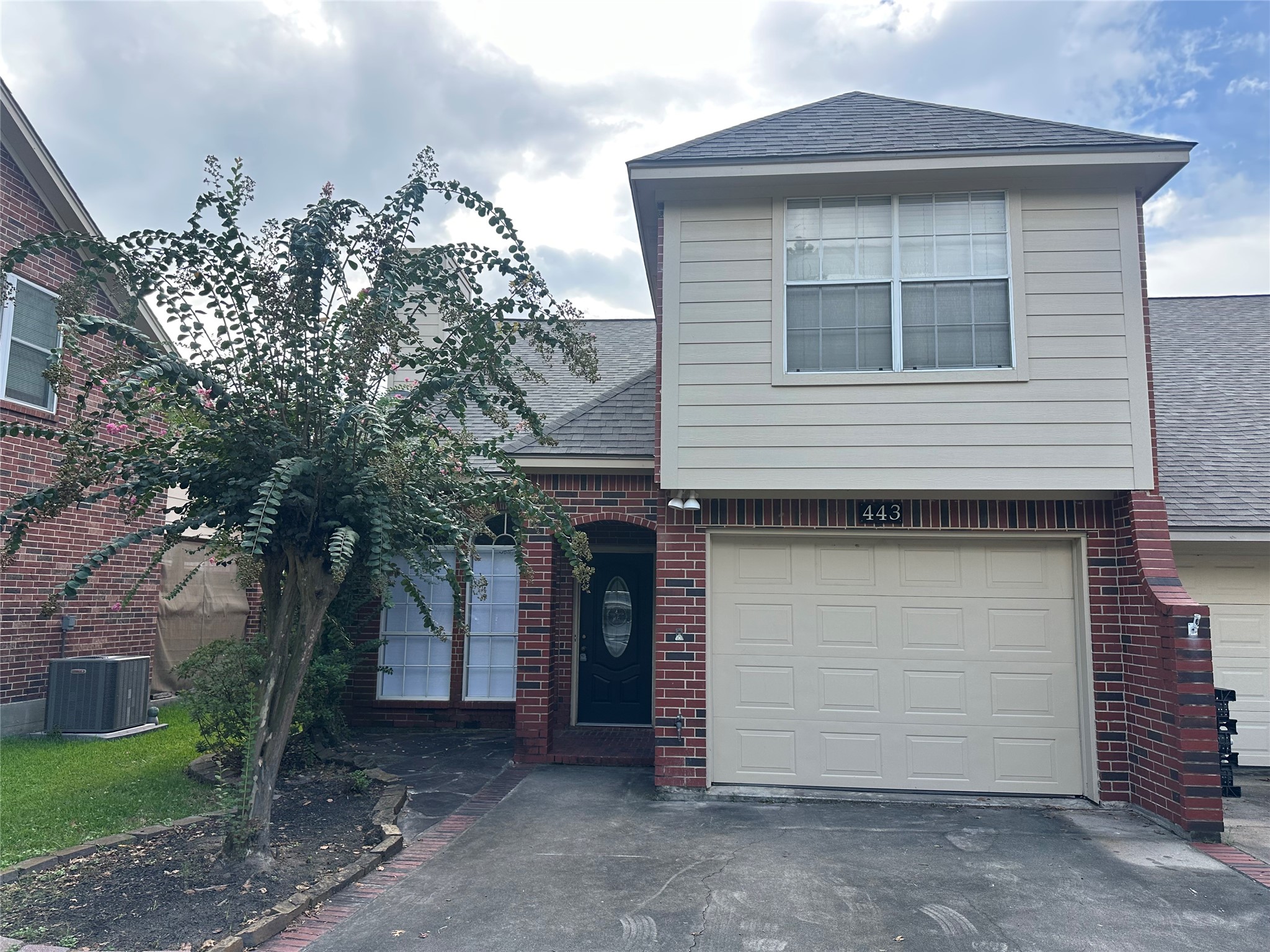 443 N Rivershire Drive Property Photo 1
