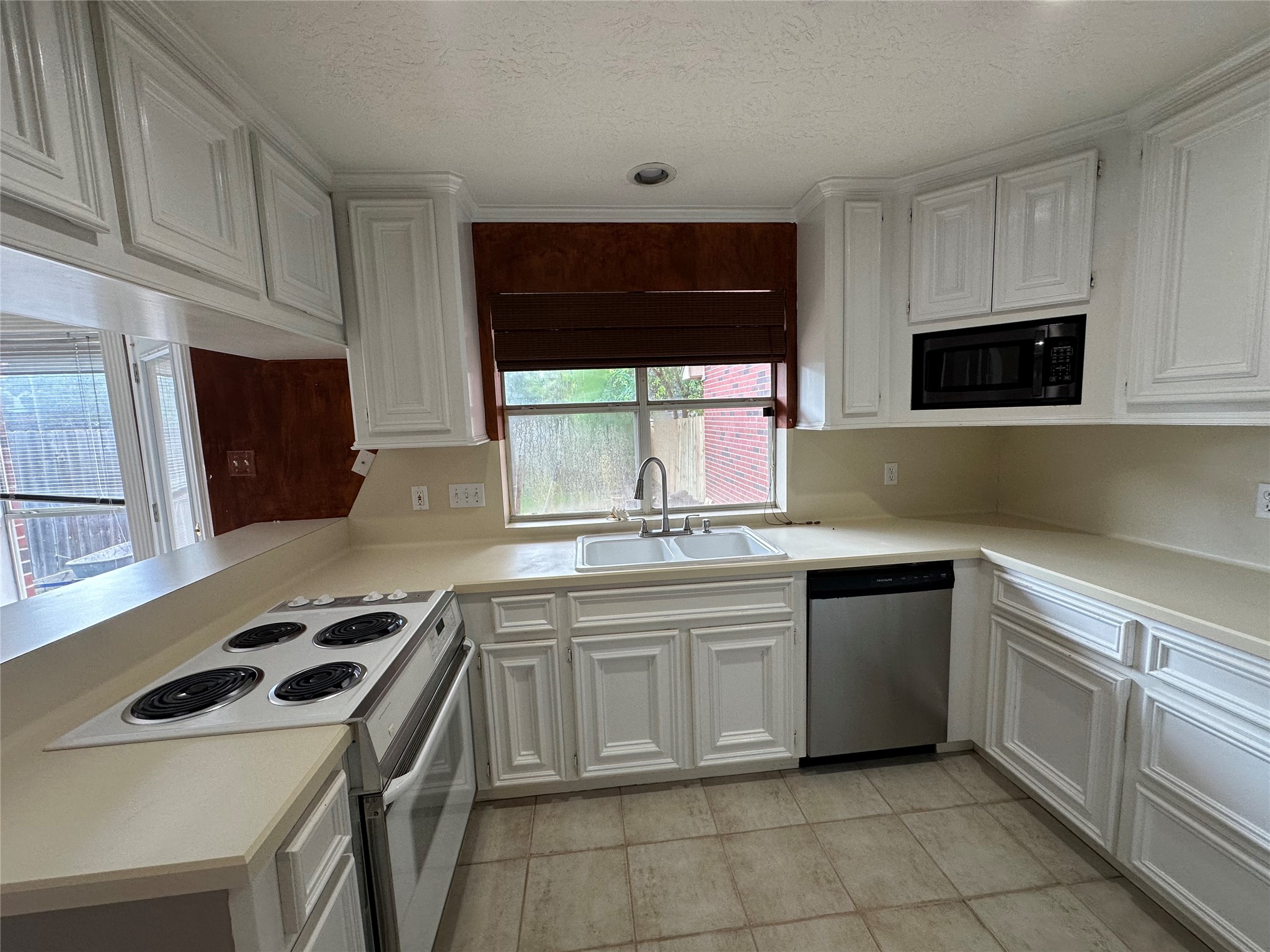 443 N Rivershire Drive Property Photo 7