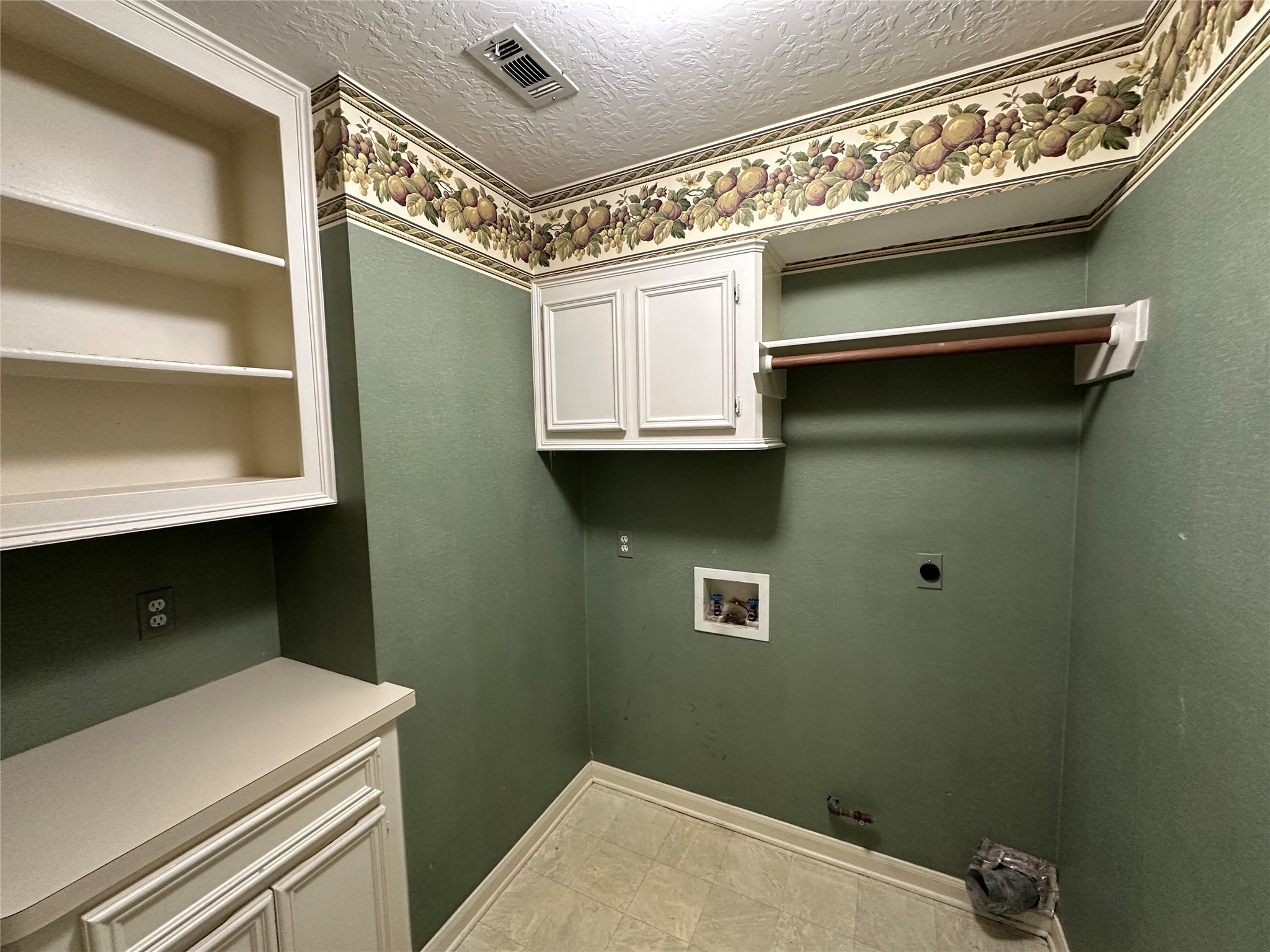 443 N Rivershire Drive Property Photo 9