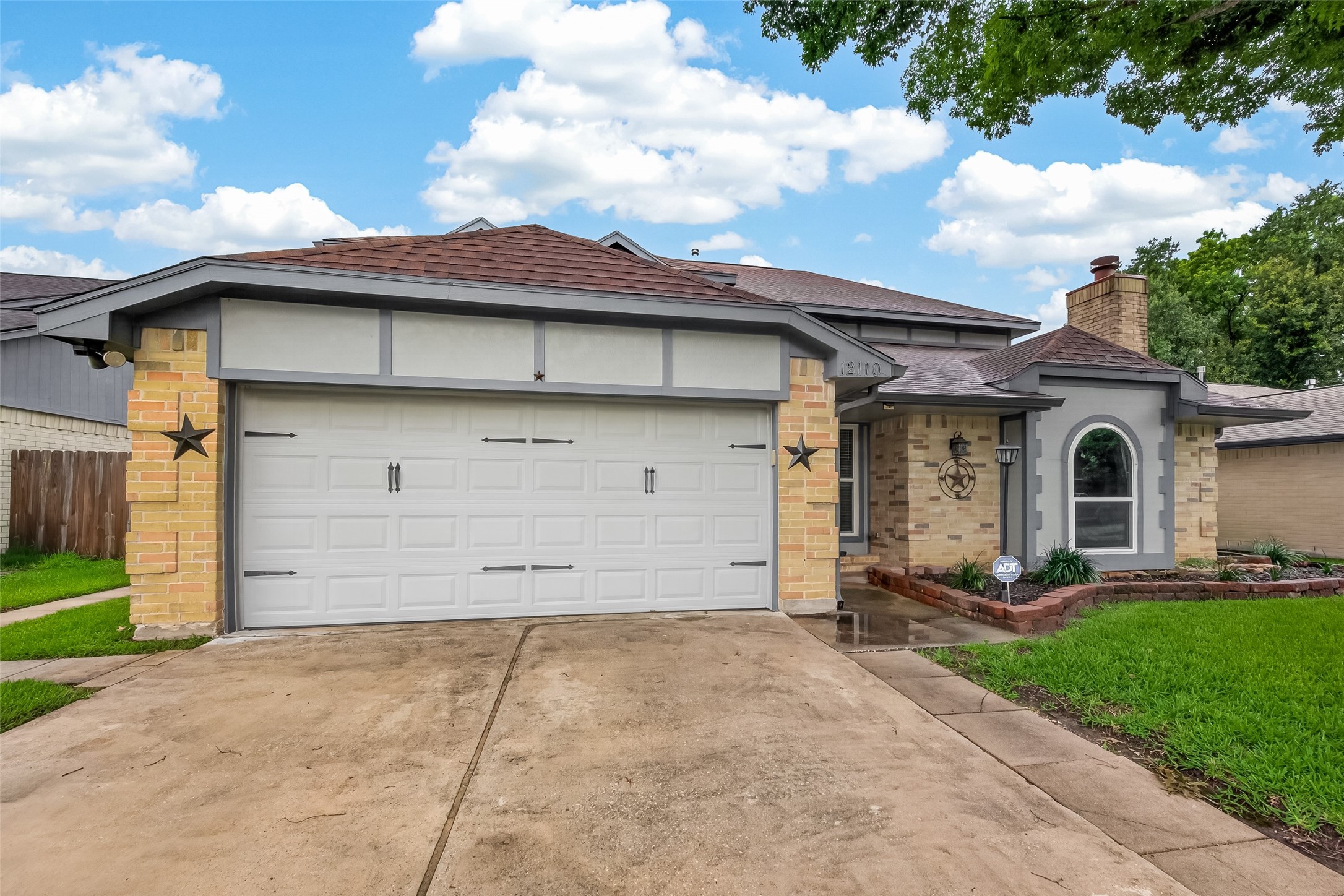 12110 Essenbruk Drive Property Photo 2
