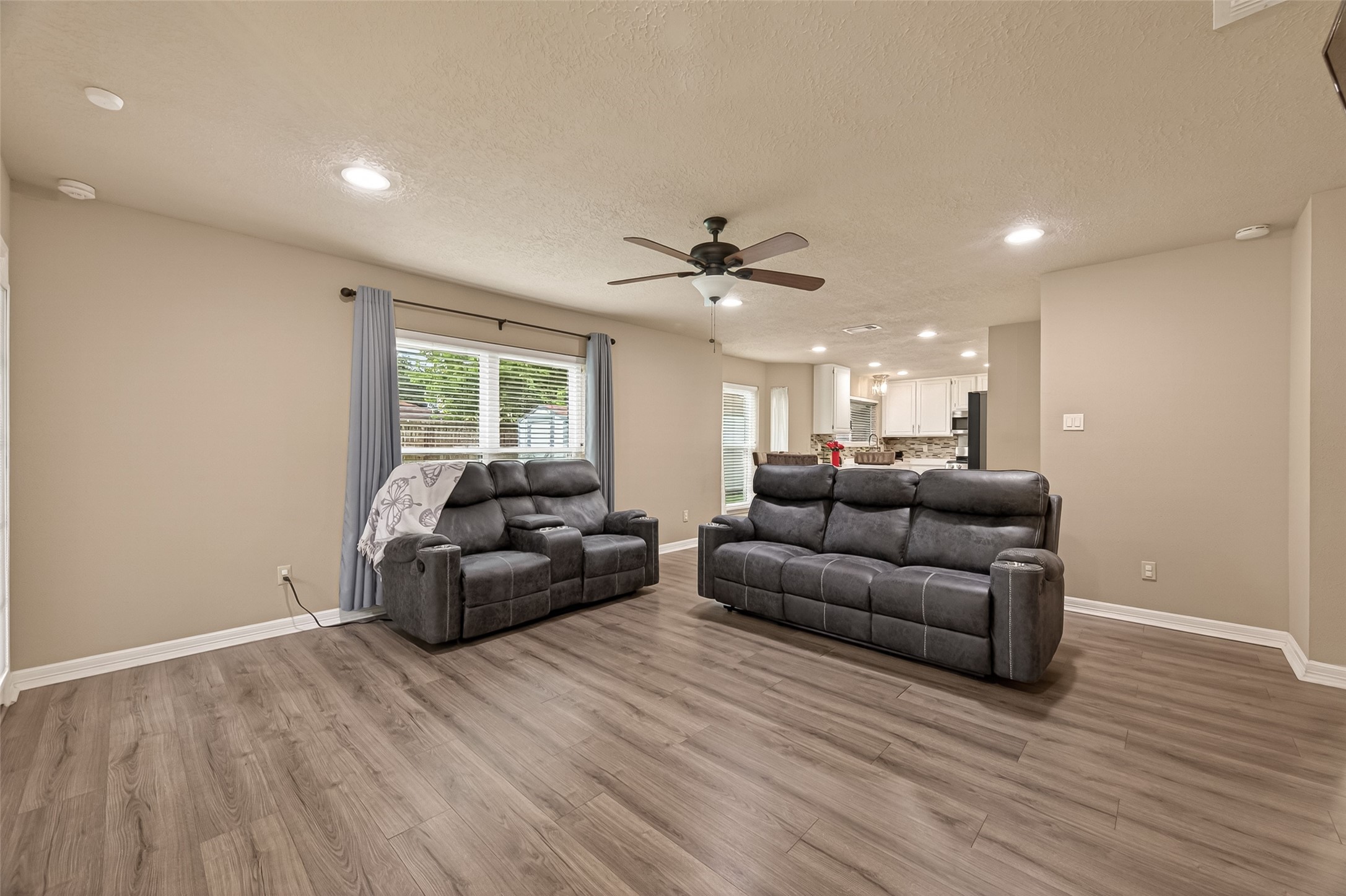 12110 Essenbruk Drive Property Photo 12