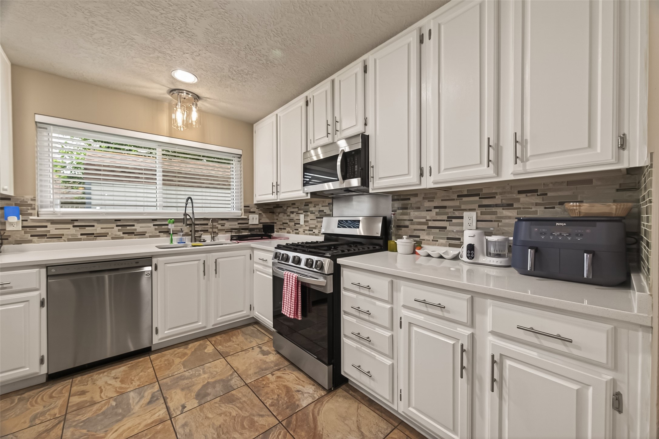 12110 Essenbruk Drive Property Photo 15
