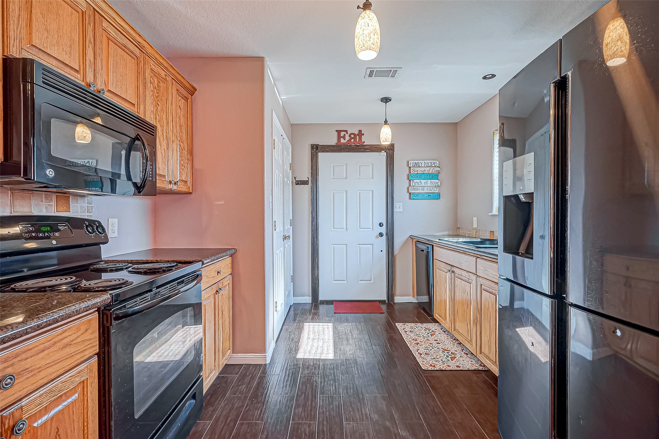 306 Marion Street Property Photo 5