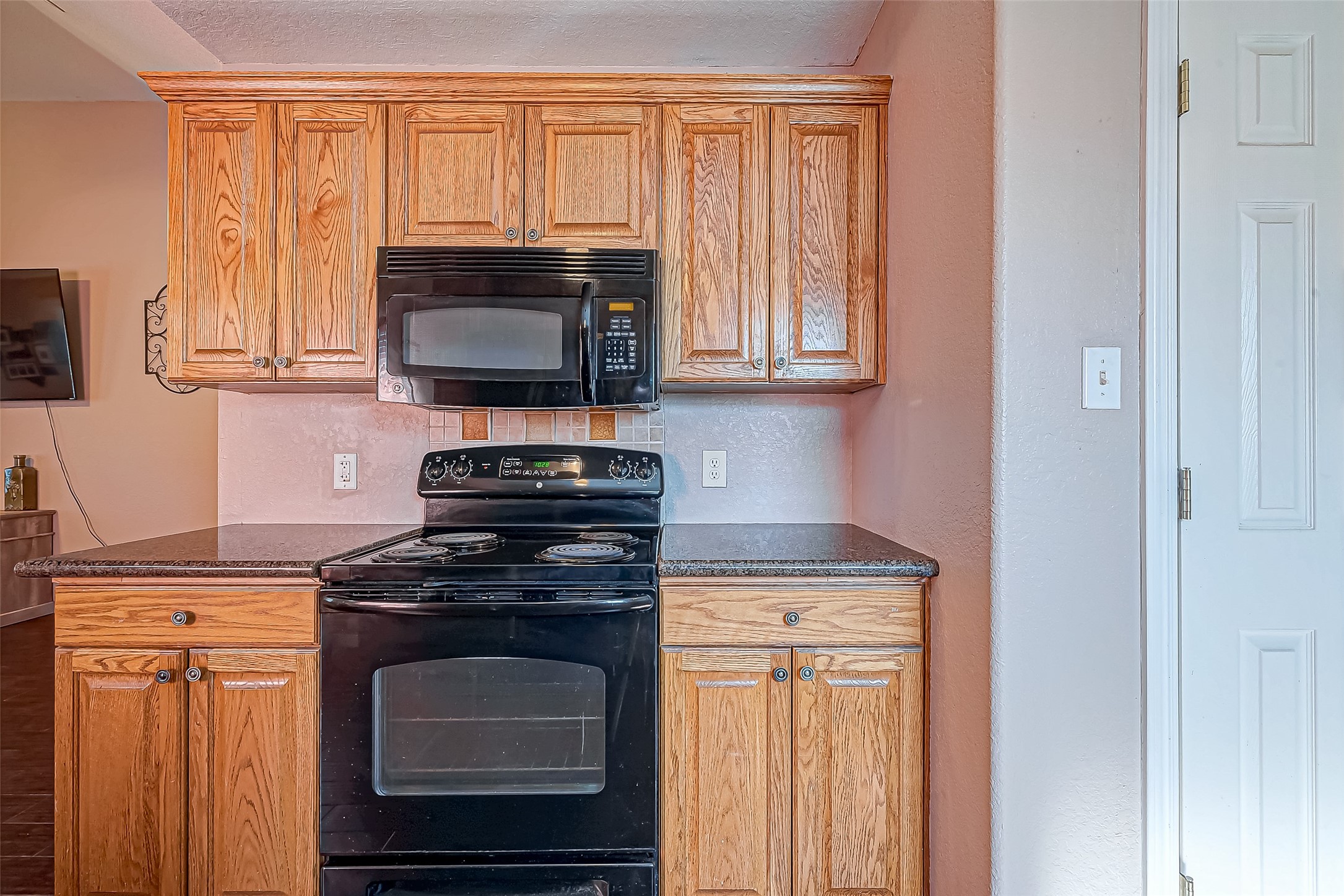 306 Marion Street Property Photo 6