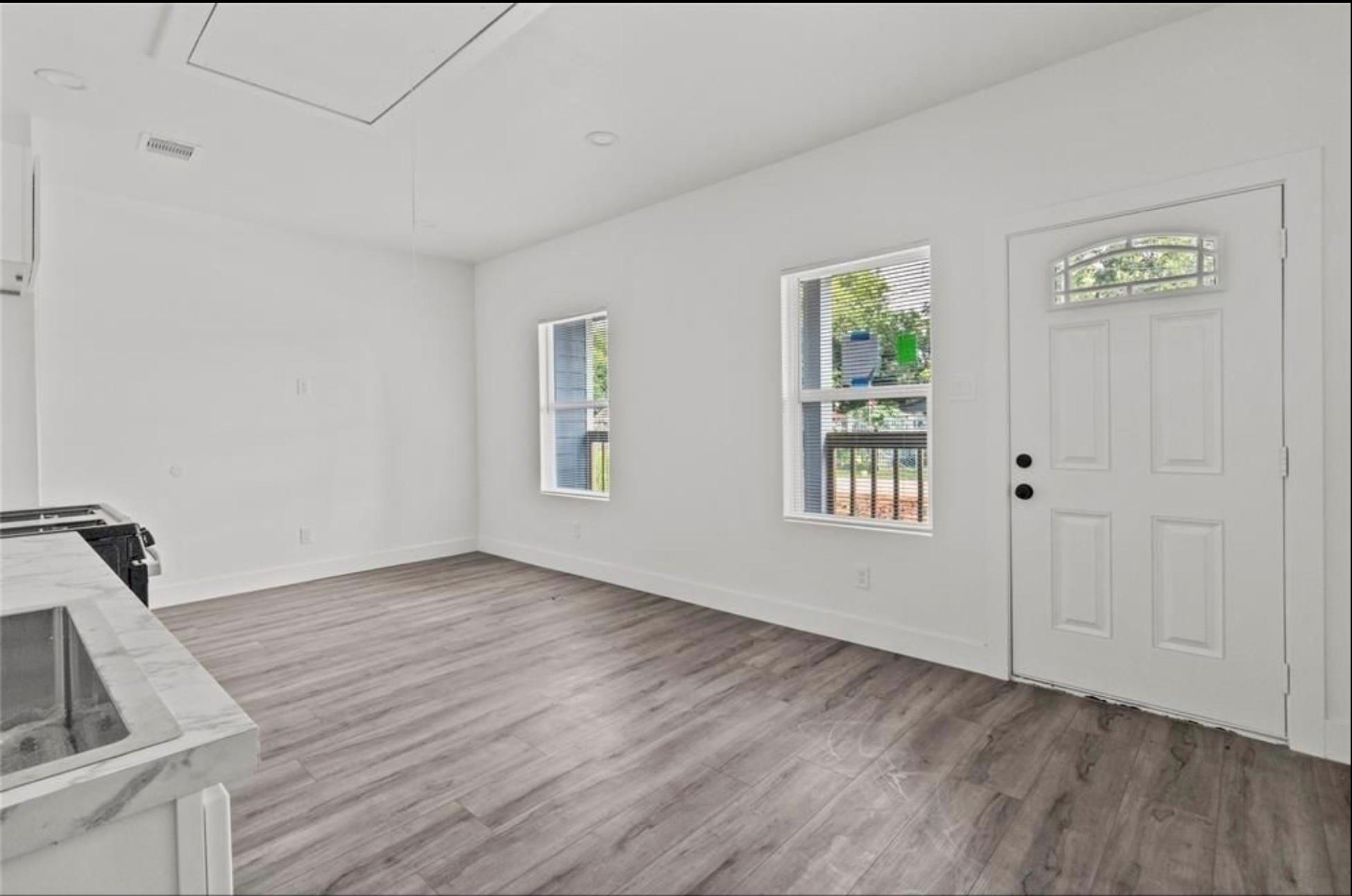 8503 Denby Street, Houston Tx 77012 Property Photo 2