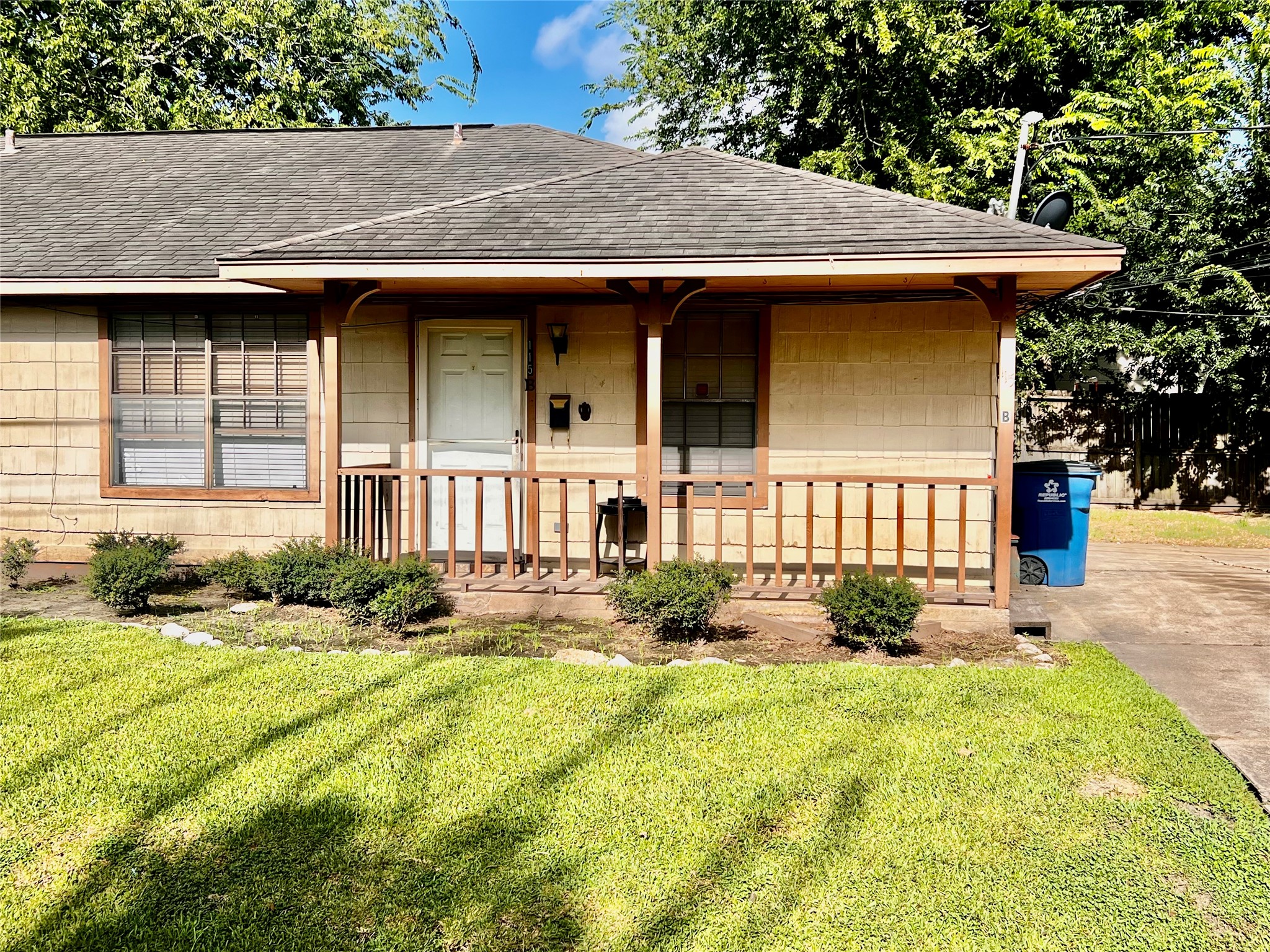 115 Avenue E B Property Photo 1