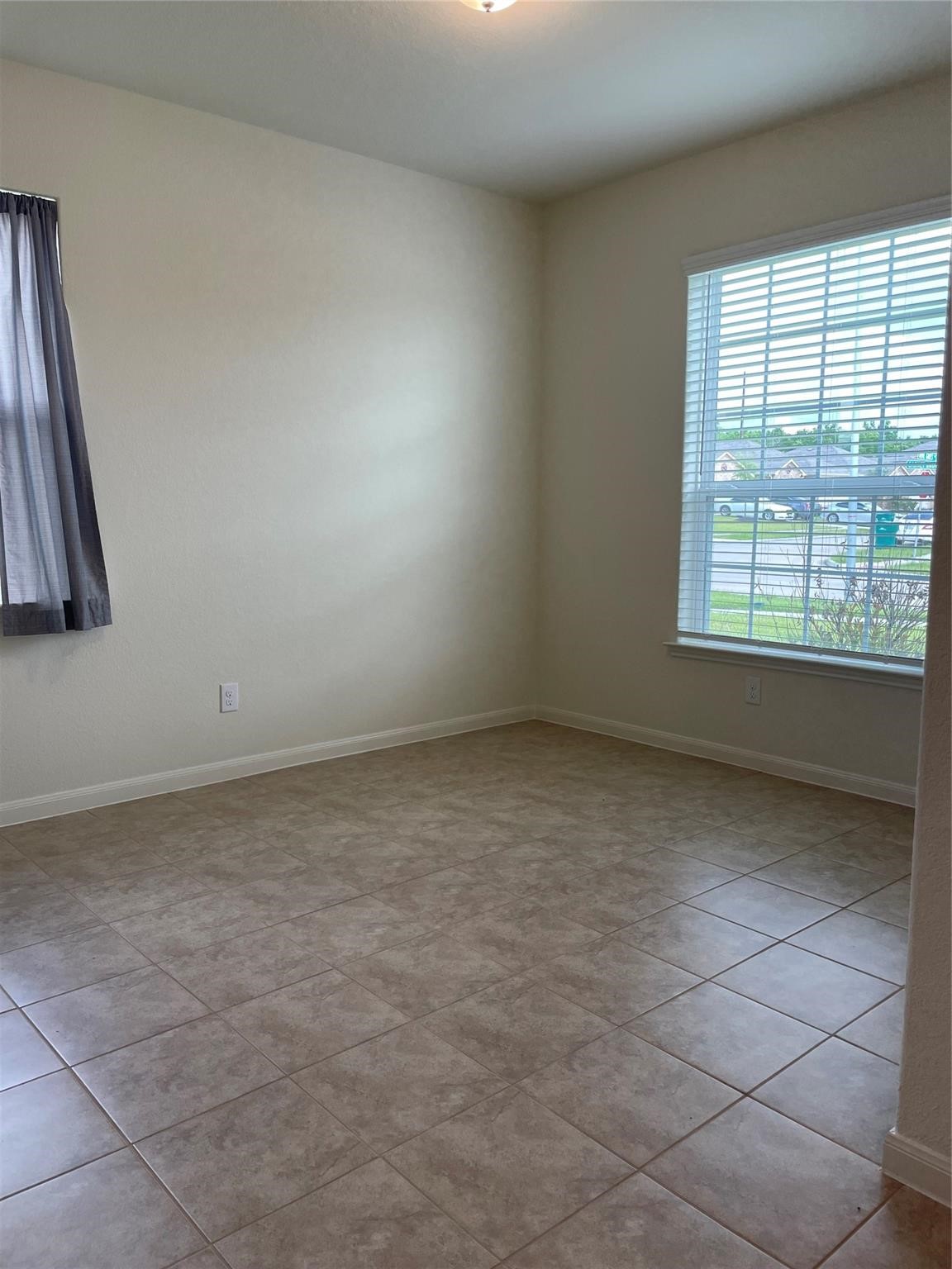 9402 Garnet Grove Drive Property Photo 8