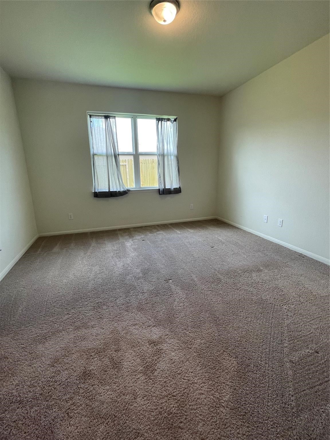 9402 Garnet Grove Drive Property Photo 10