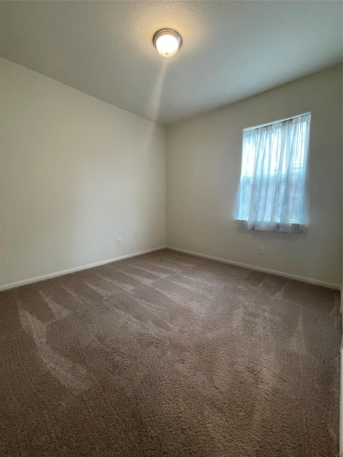 9402 Garnet Grove Drive Property Photo 14