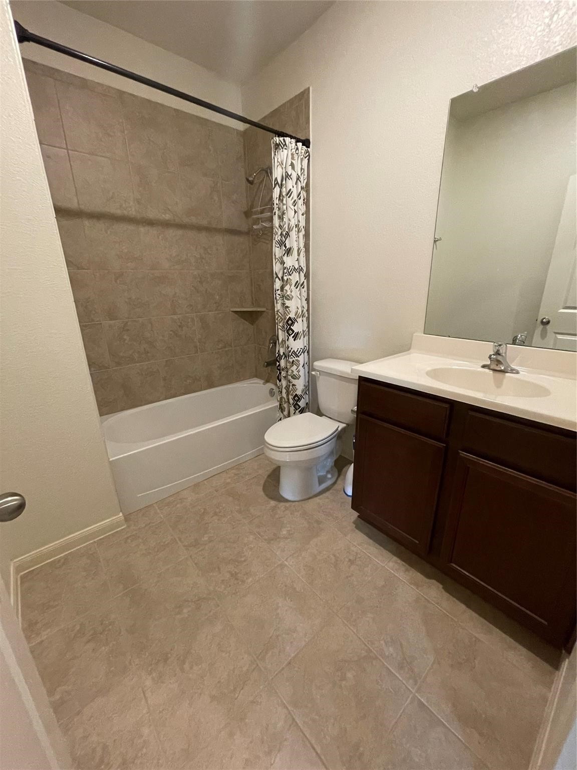 9402 Garnet Grove Drive Property Photo 15