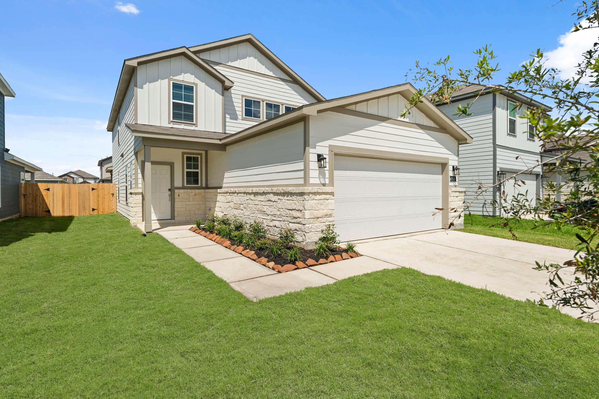 3926 Windy Whisper Drive Property Photo 1