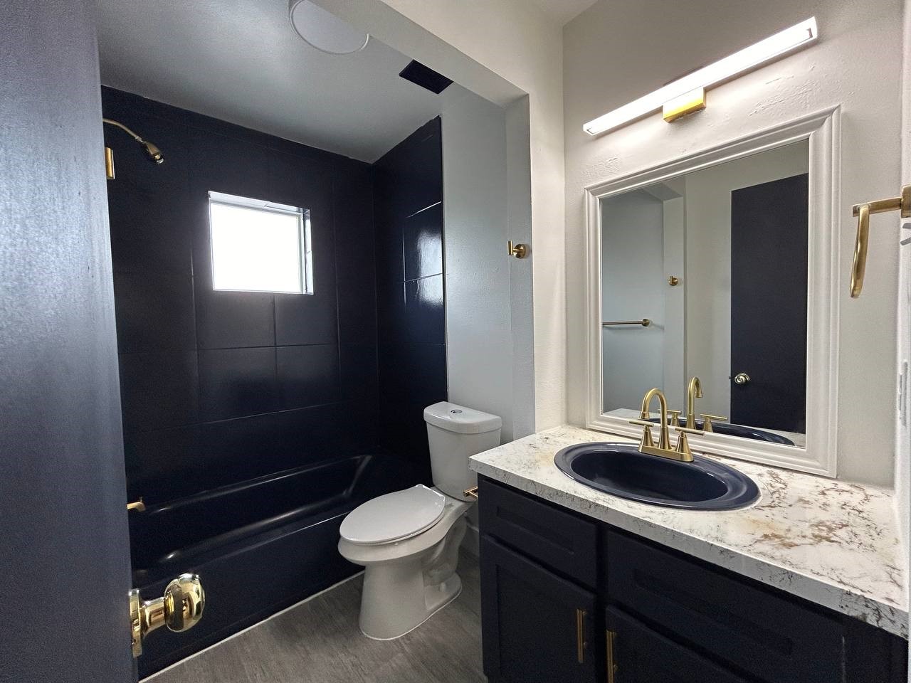 1010 S Wayside Drive 803 Property Photo 10