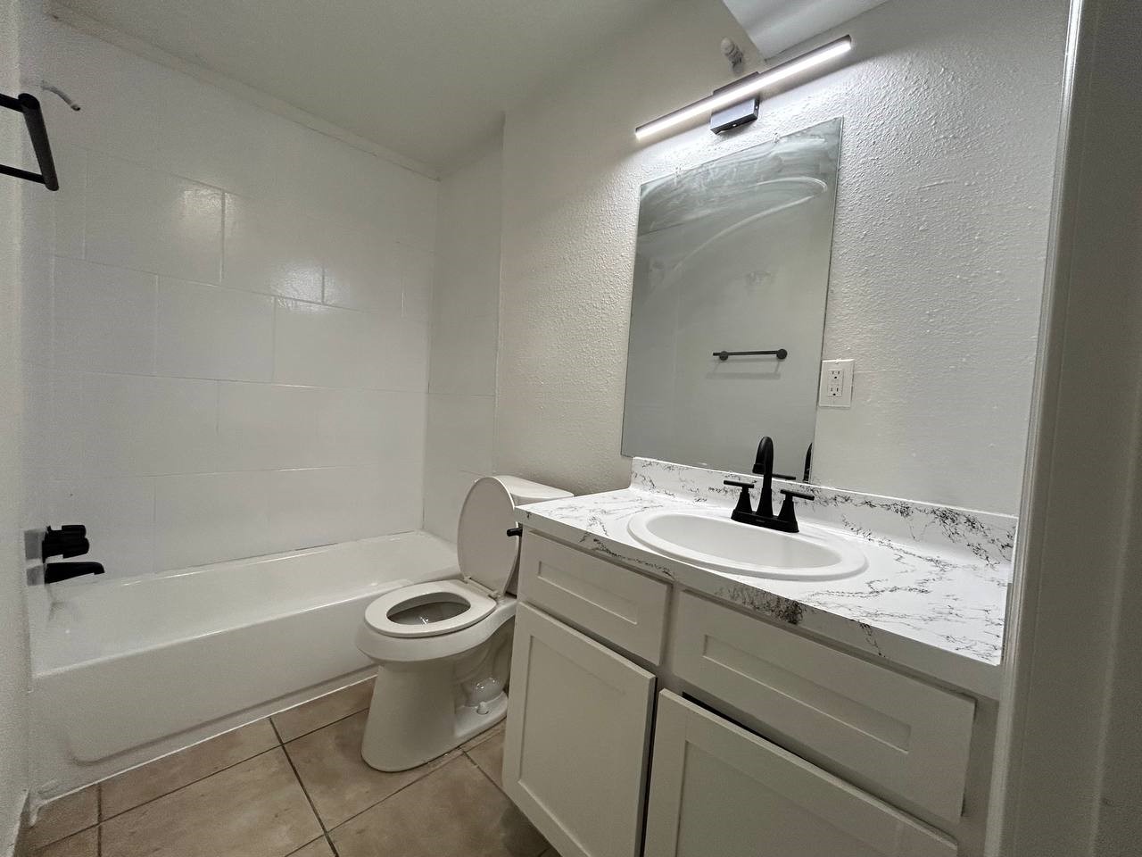 1010 S Wayside Drive 803 Property Photo 46
