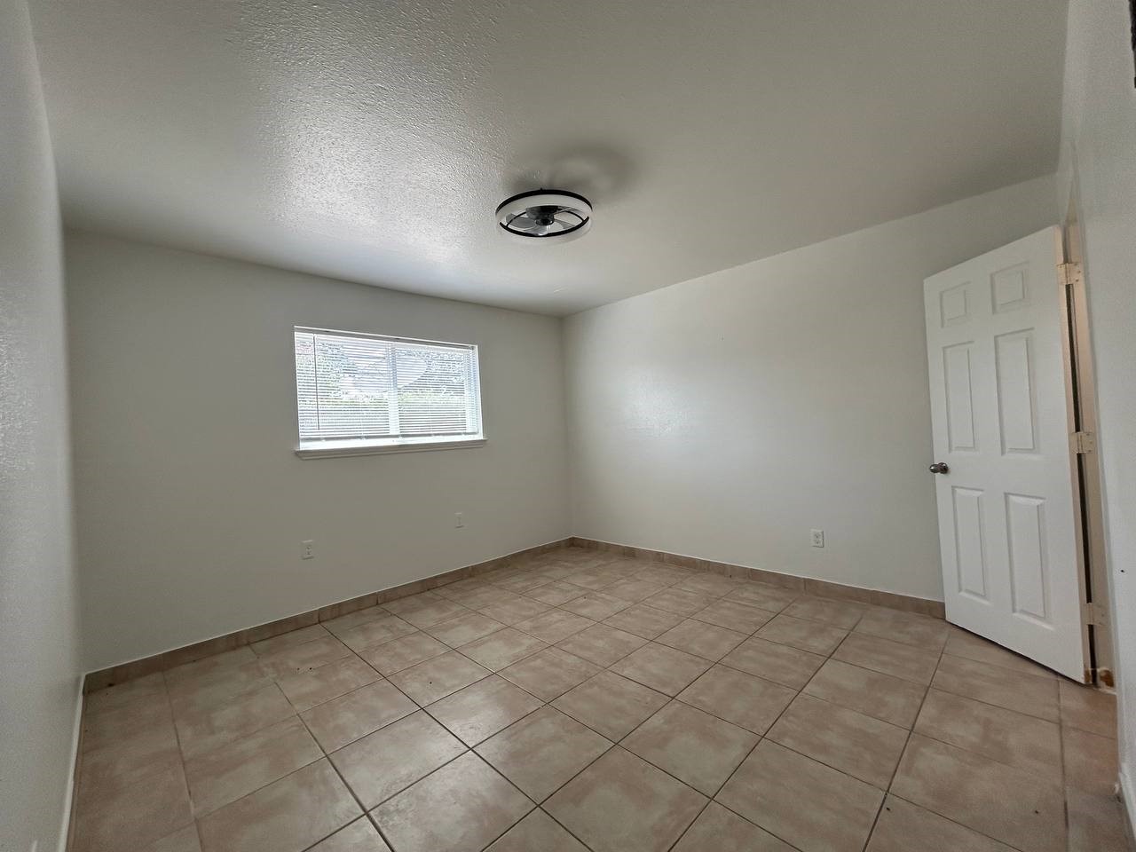 1010 S Wayside Drive 803 Property Photo 47