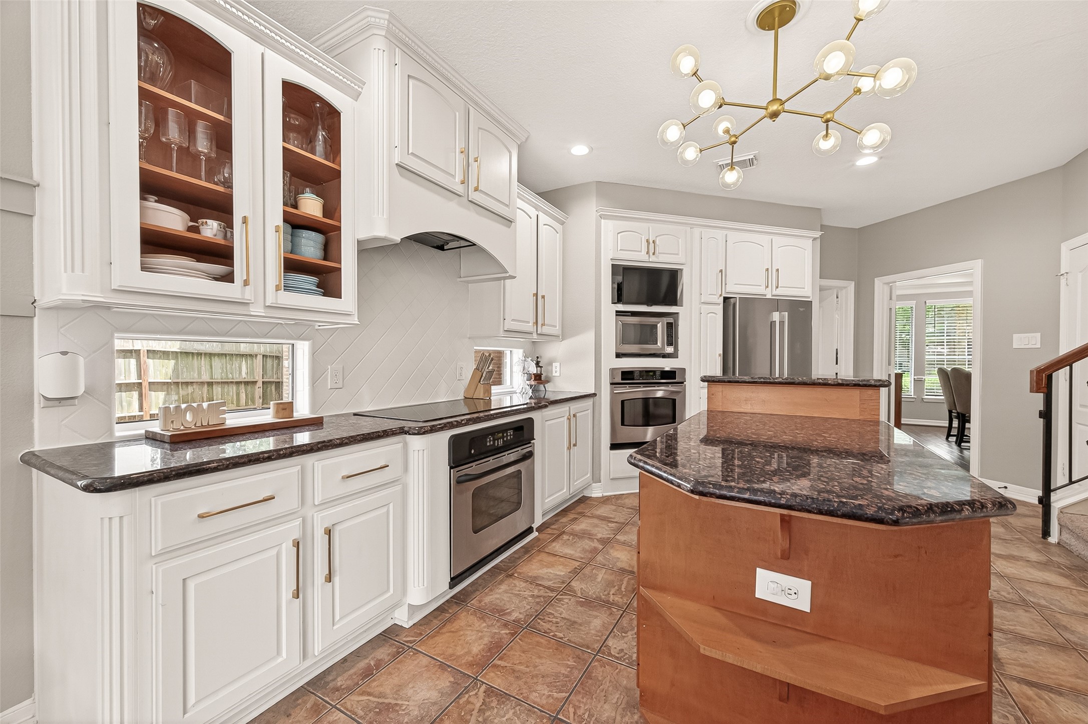 9619 Silver Birch Court Property Photo 12