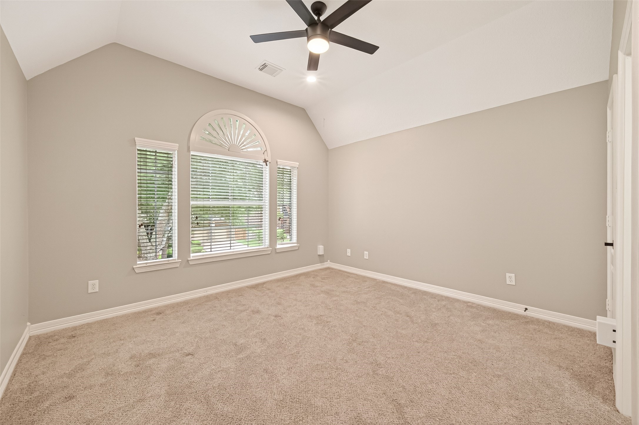 9619 Silver Birch Court Property Photo 36