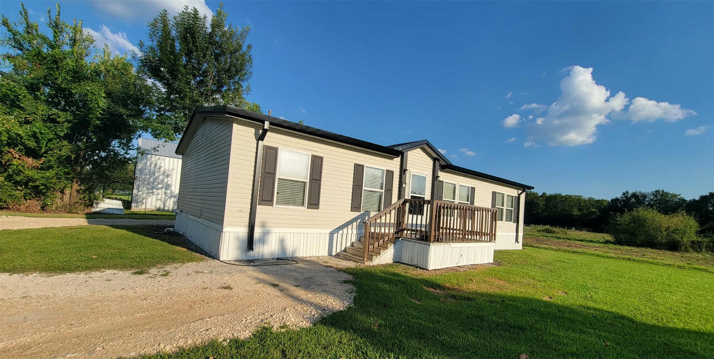 405 Battlebell Road 2 Property Photo 2