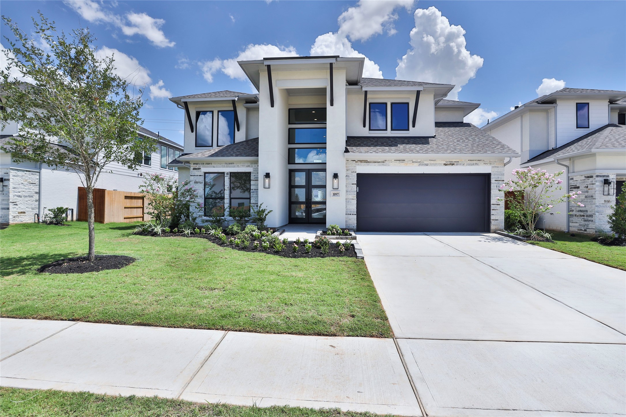 1097 River Rock Circle Property Photo 1