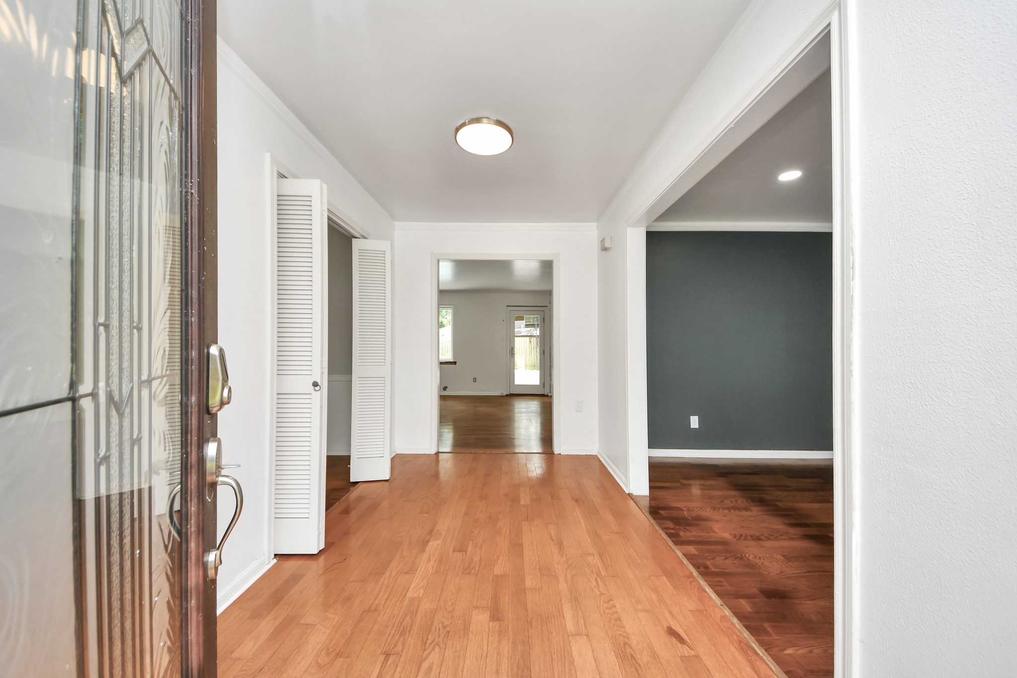 5807 Foresthaven Drive Property Photo 5