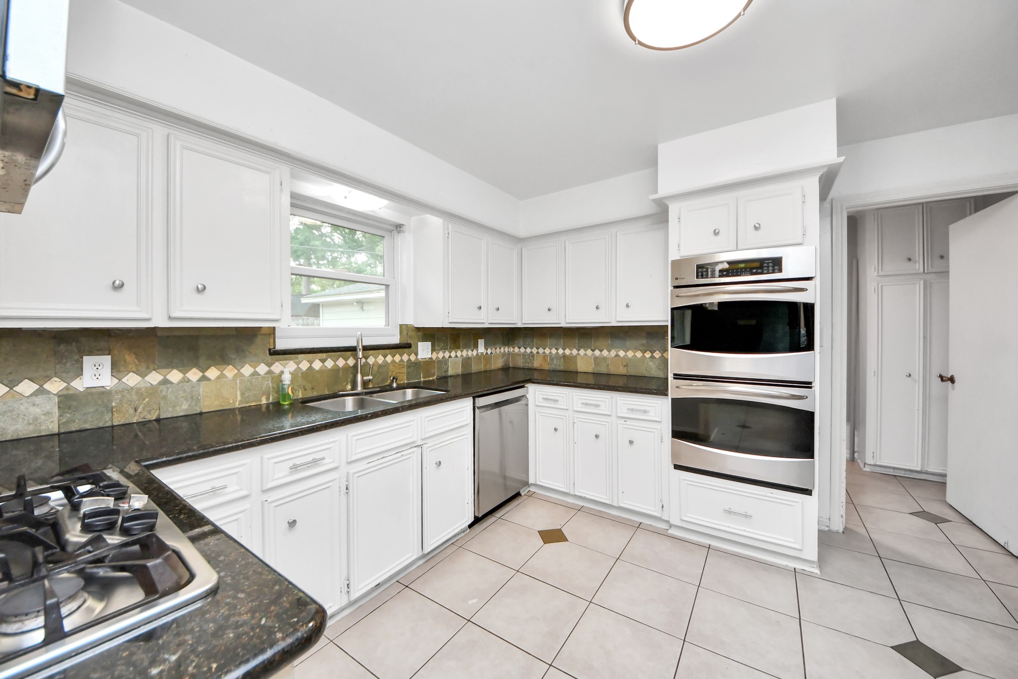 5807 Foresthaven Drive Property Photo 18