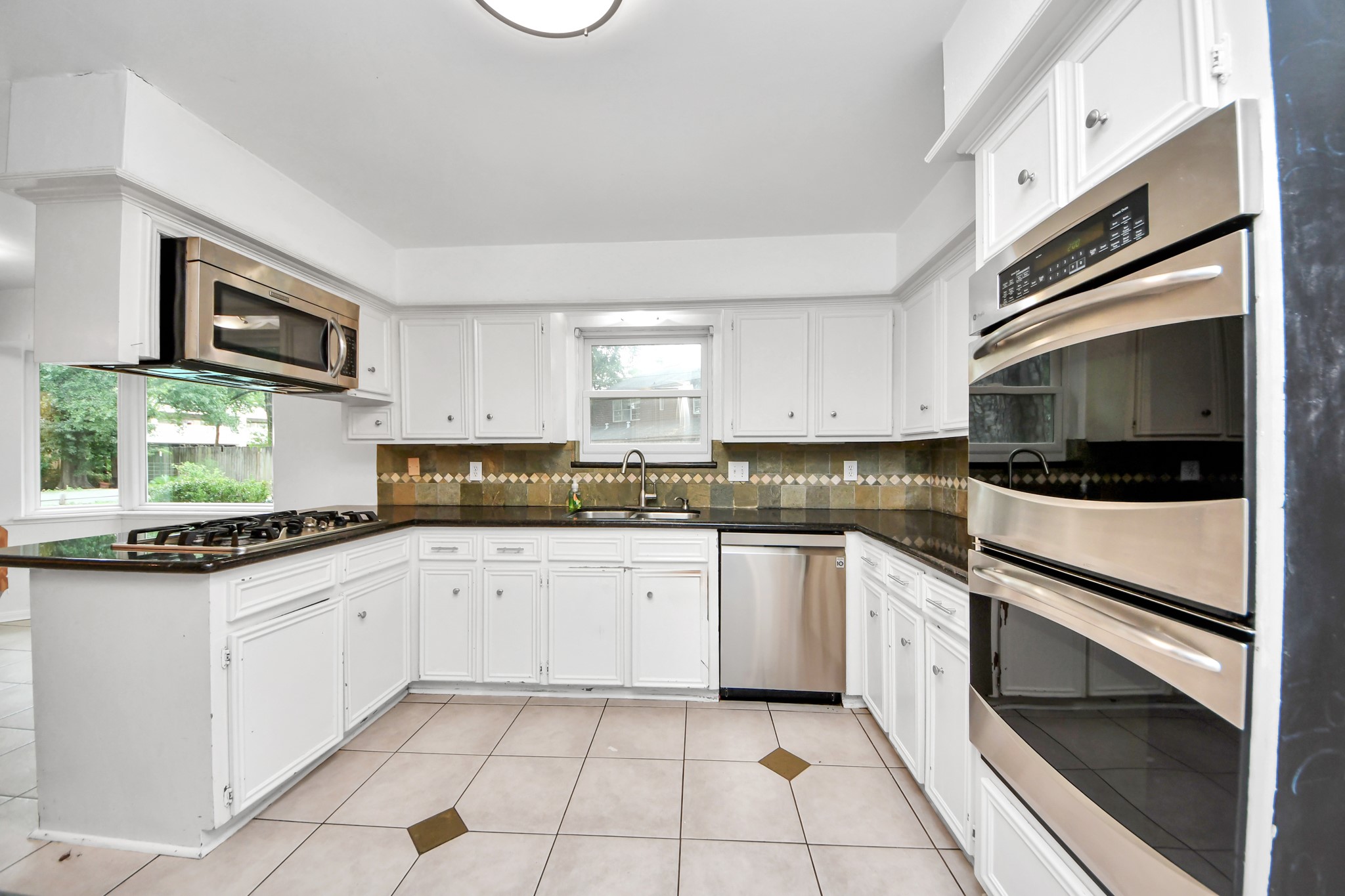 5807 Foresthaven Drive Property Photo 19