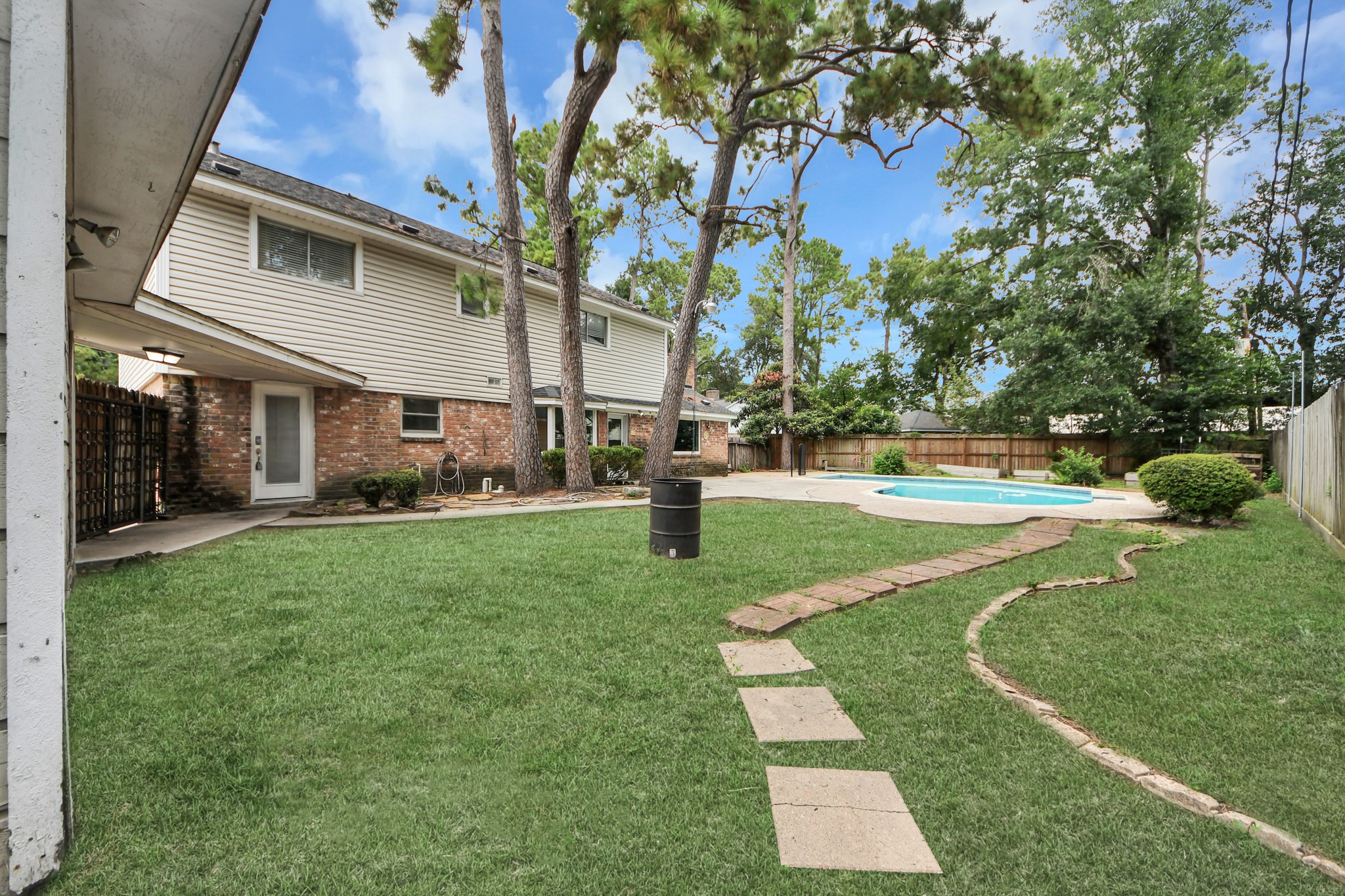 5807 Foresthaven Drive Property Photo 32