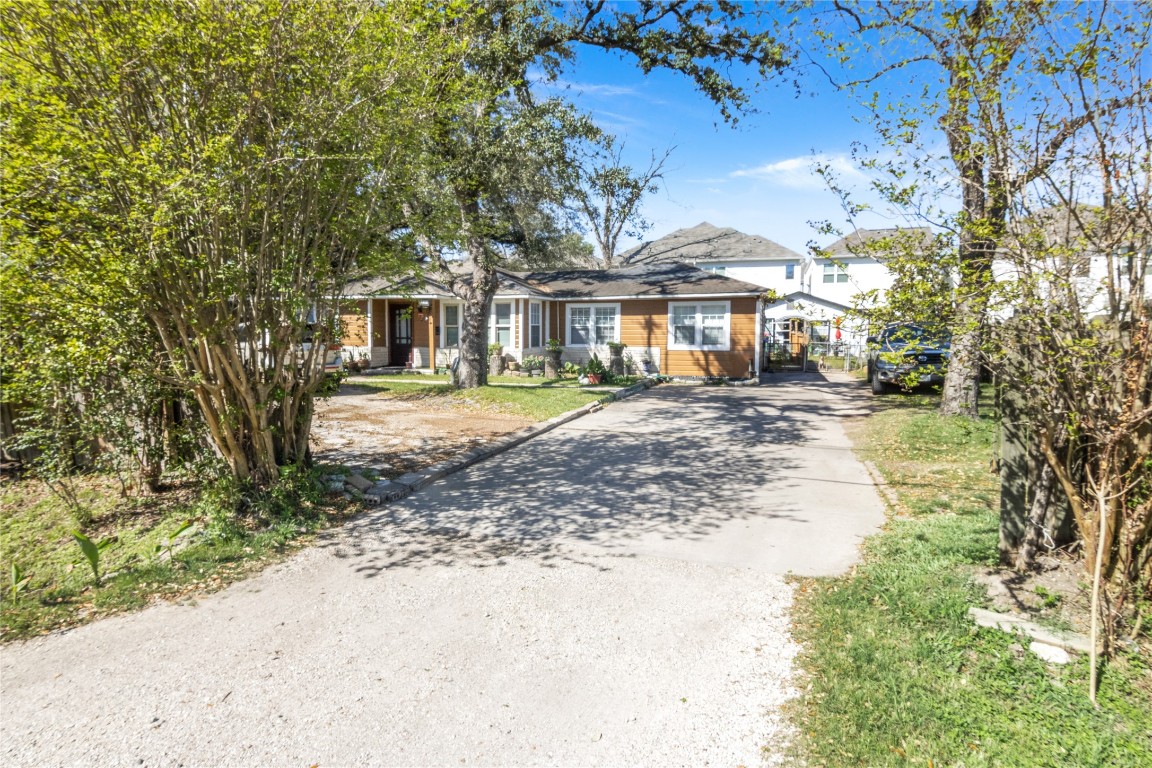 2205 Marnel Road Property Photo 1