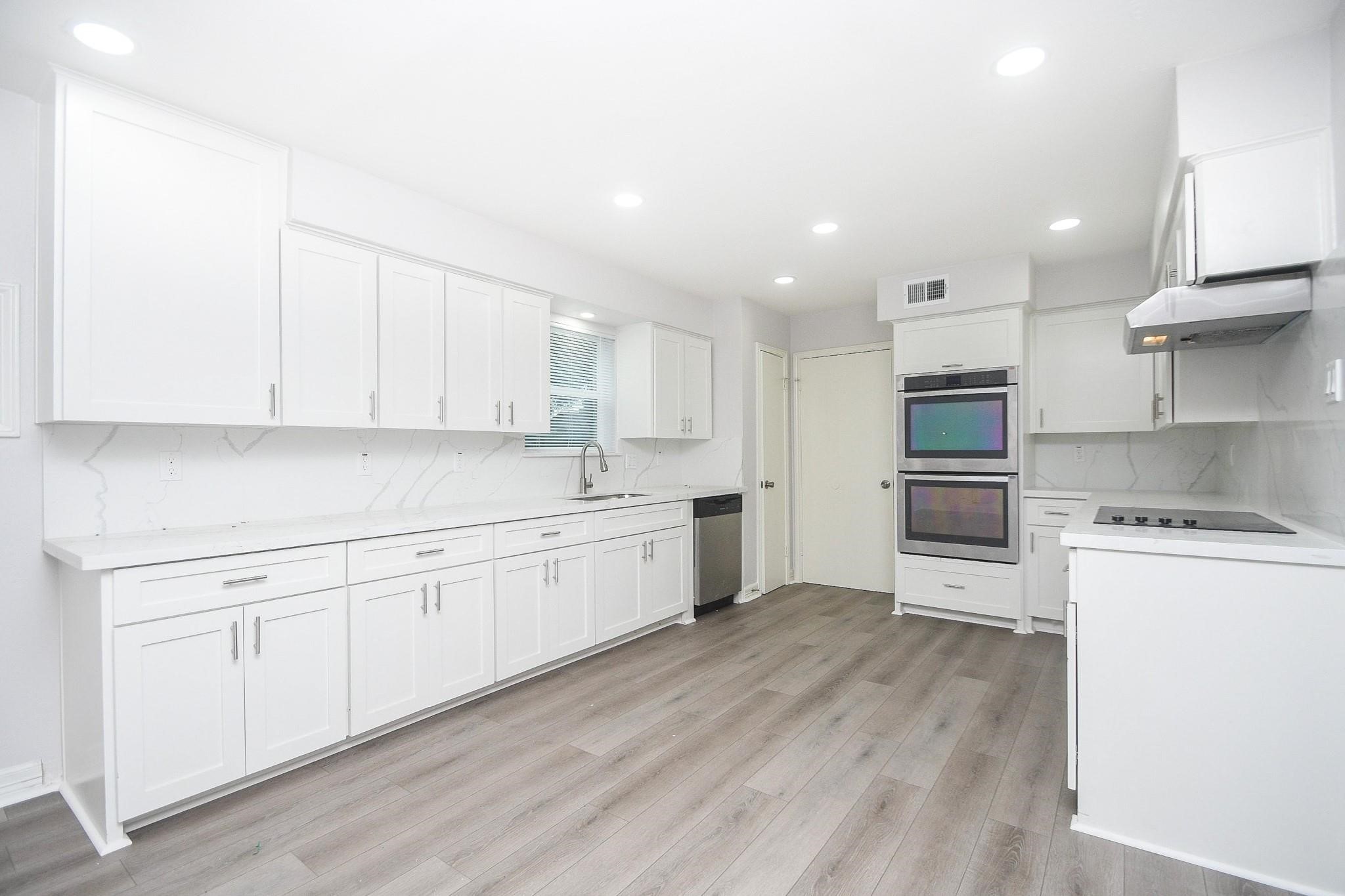 10903 Shawnbrook Drive Property Photo 6