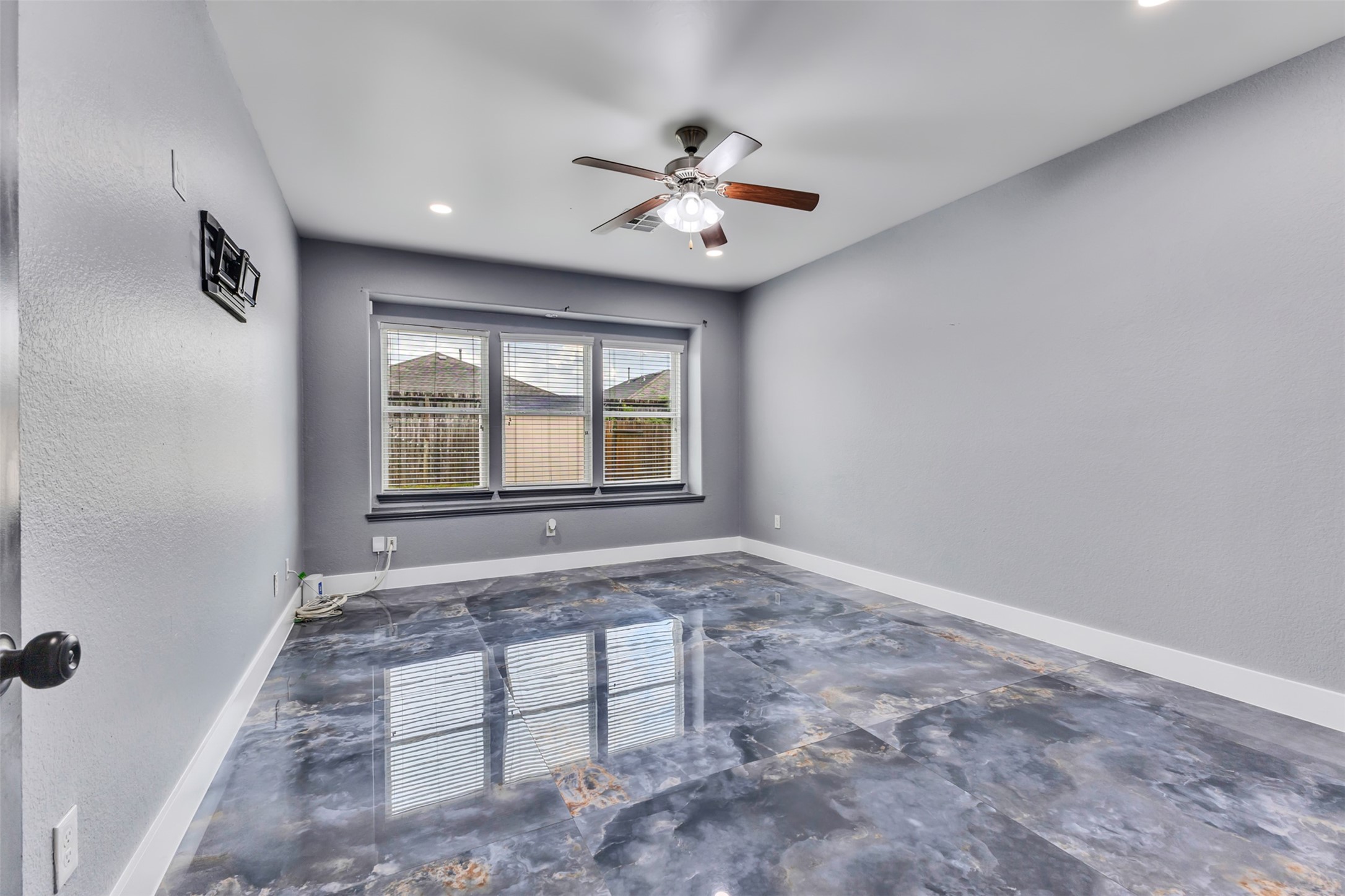 12119 Golden Oasis Lane Property Photo 15
