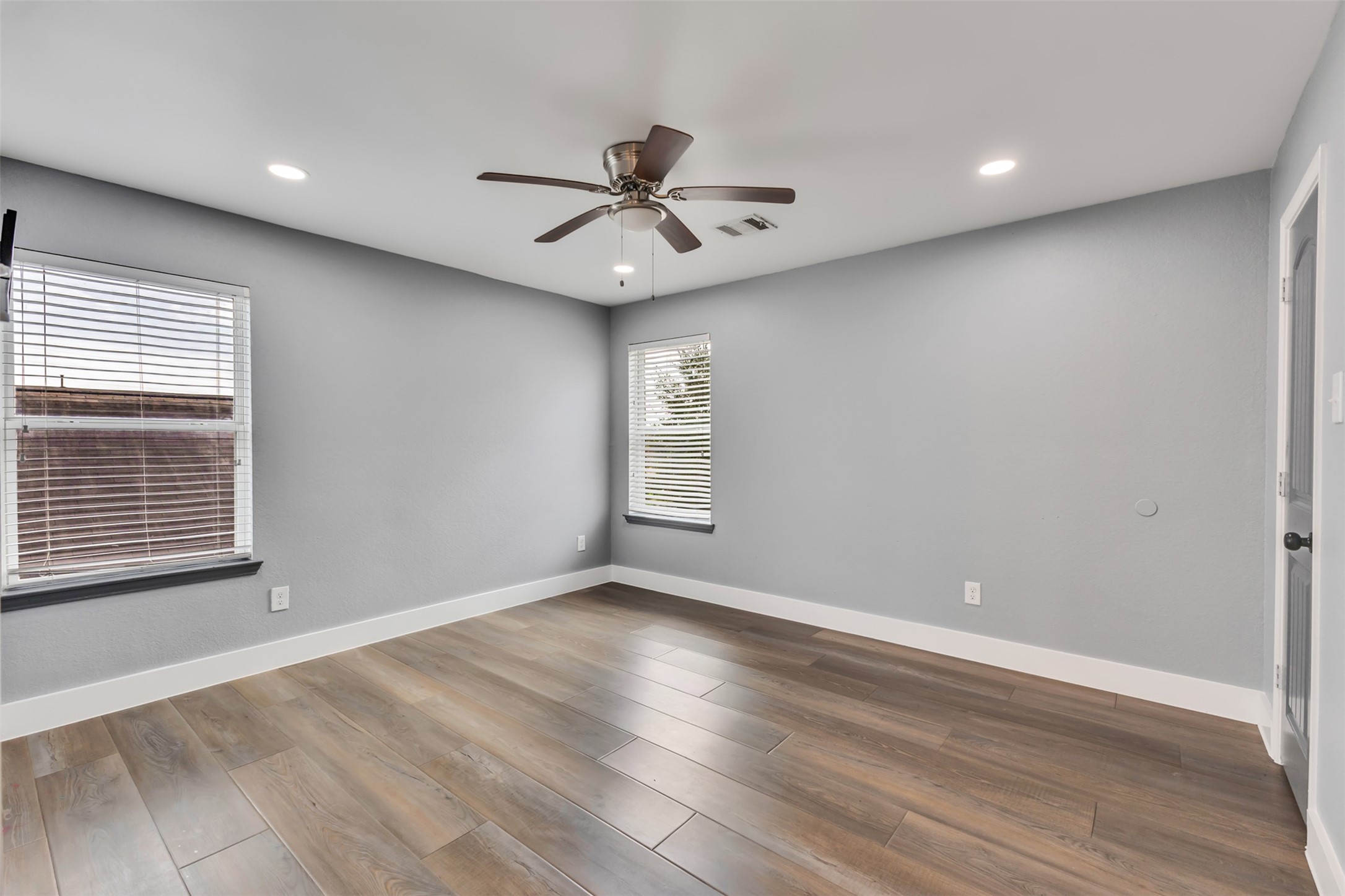 12119 Golden Oasis Lane Property Photo 23