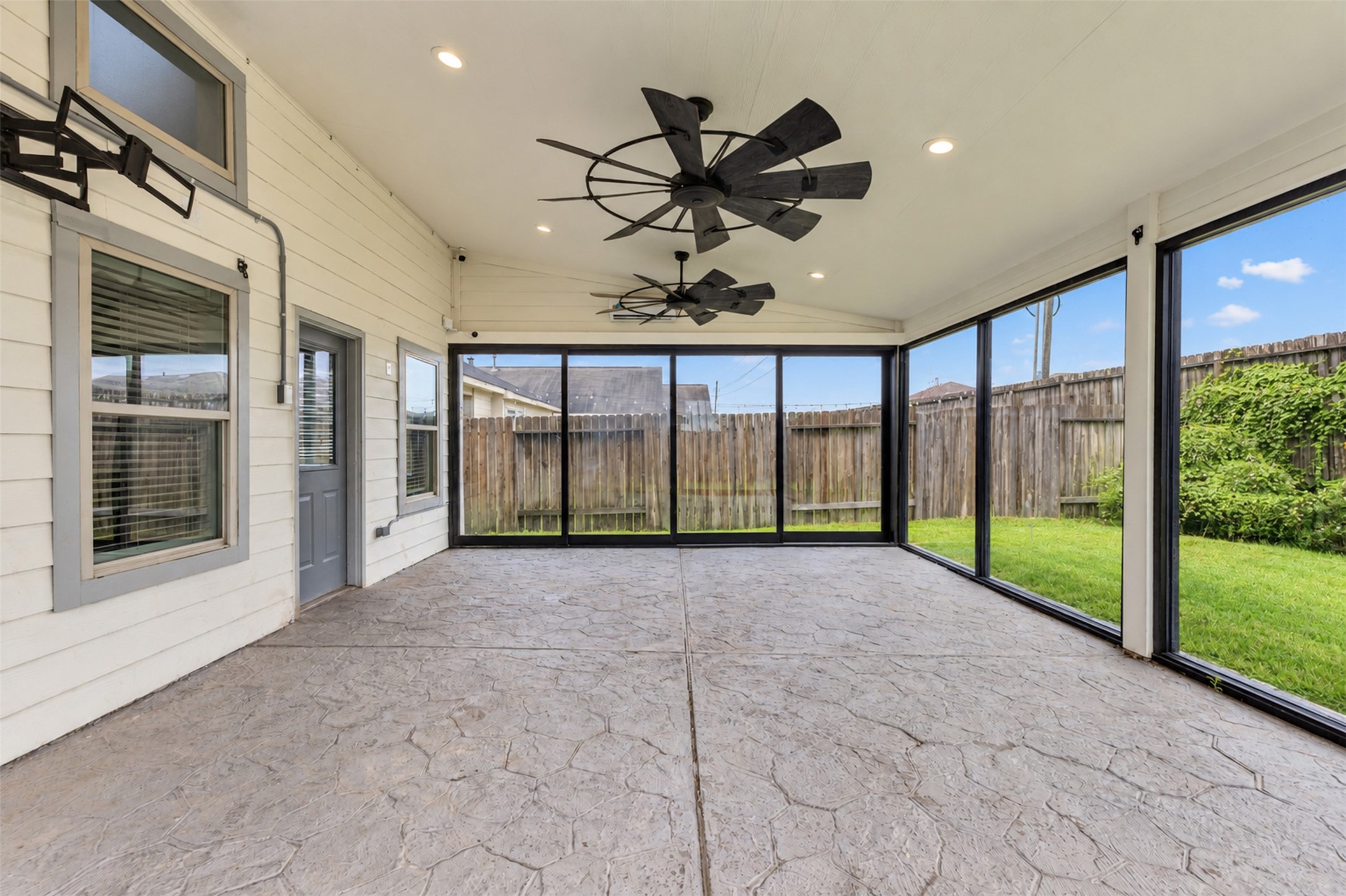 12119 Golden Oasis Lane Property Photo 28
