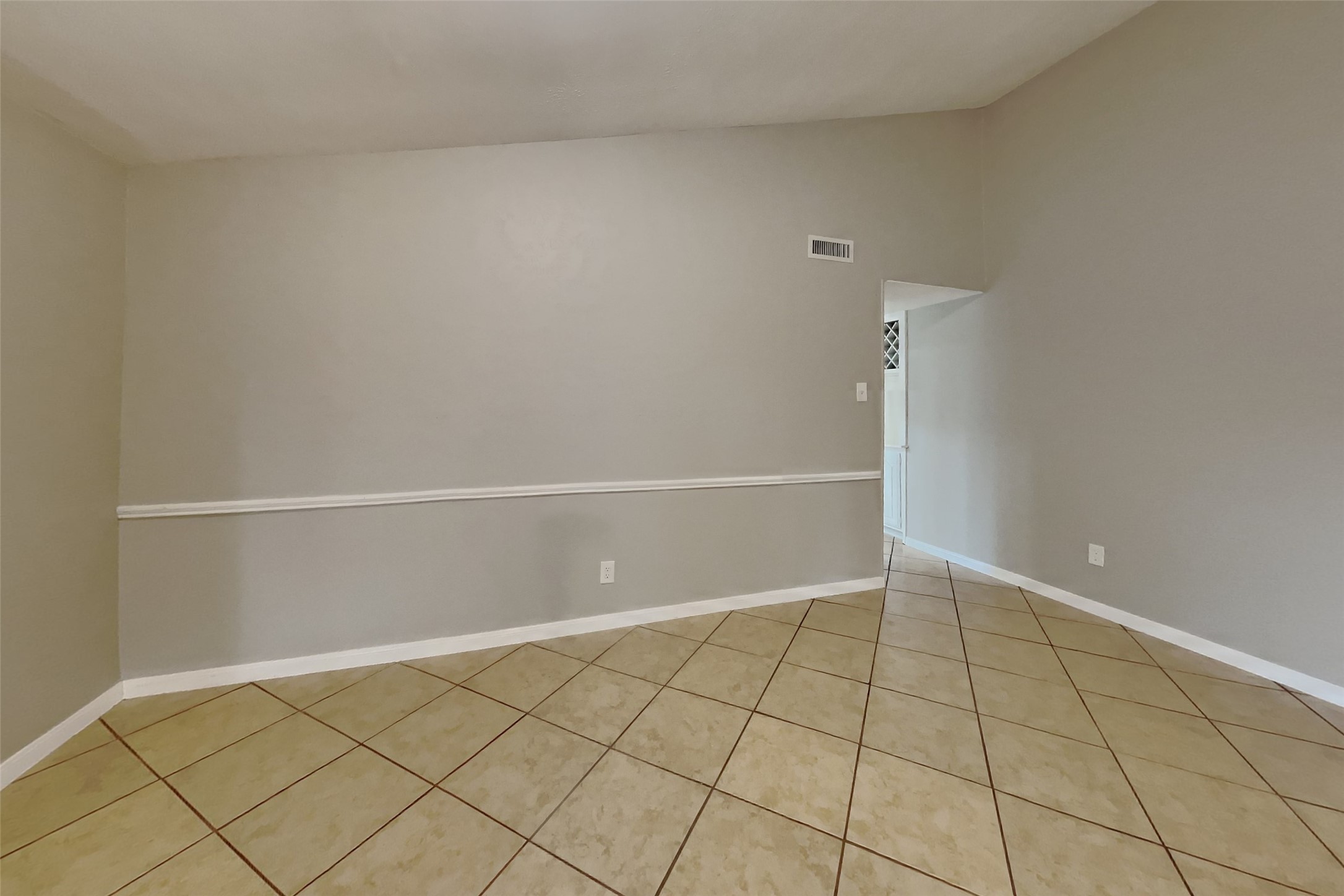 5119 Cairnleigh Drive Property Photo 7