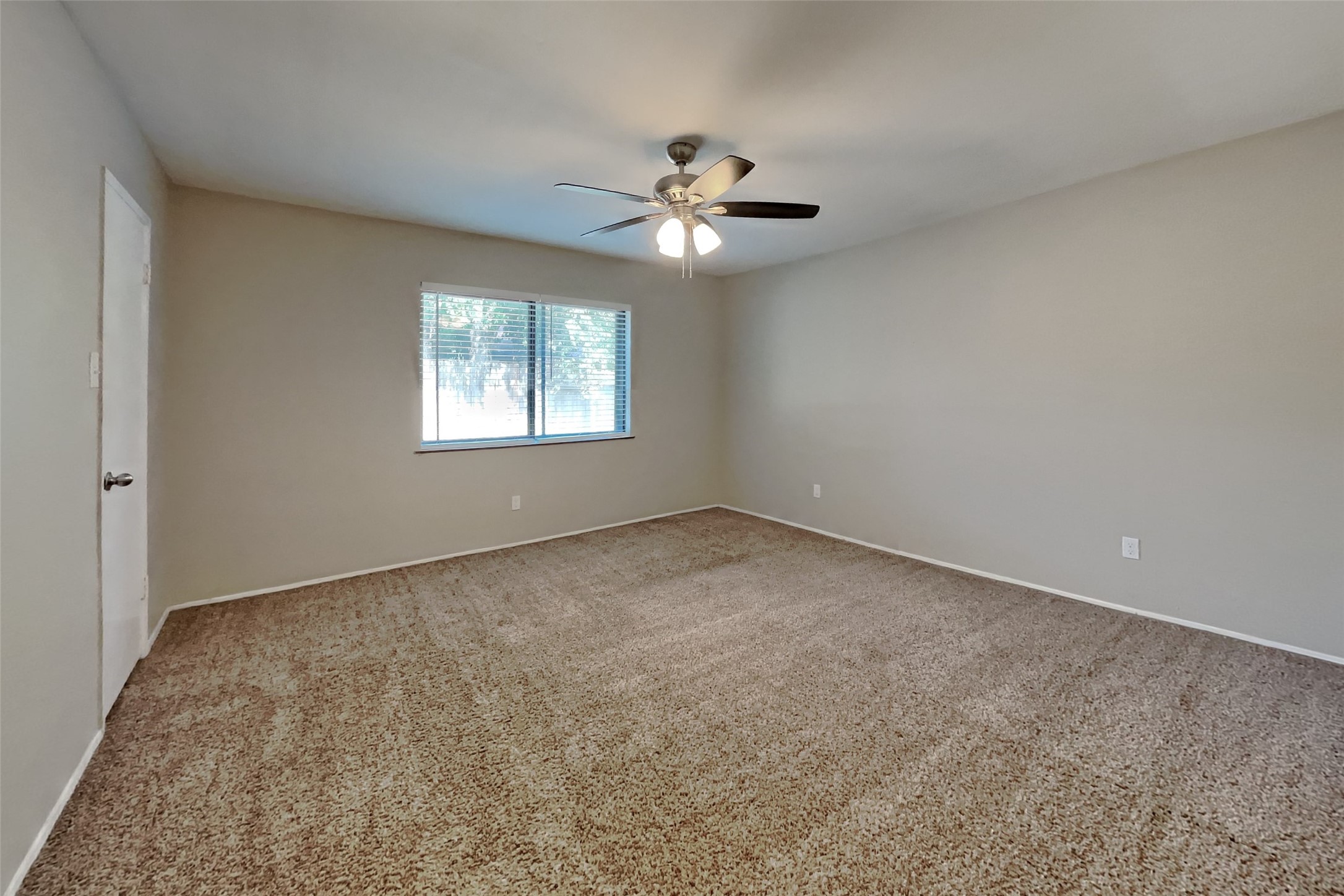 5119 Cairnleigh Drive Property Photo 8