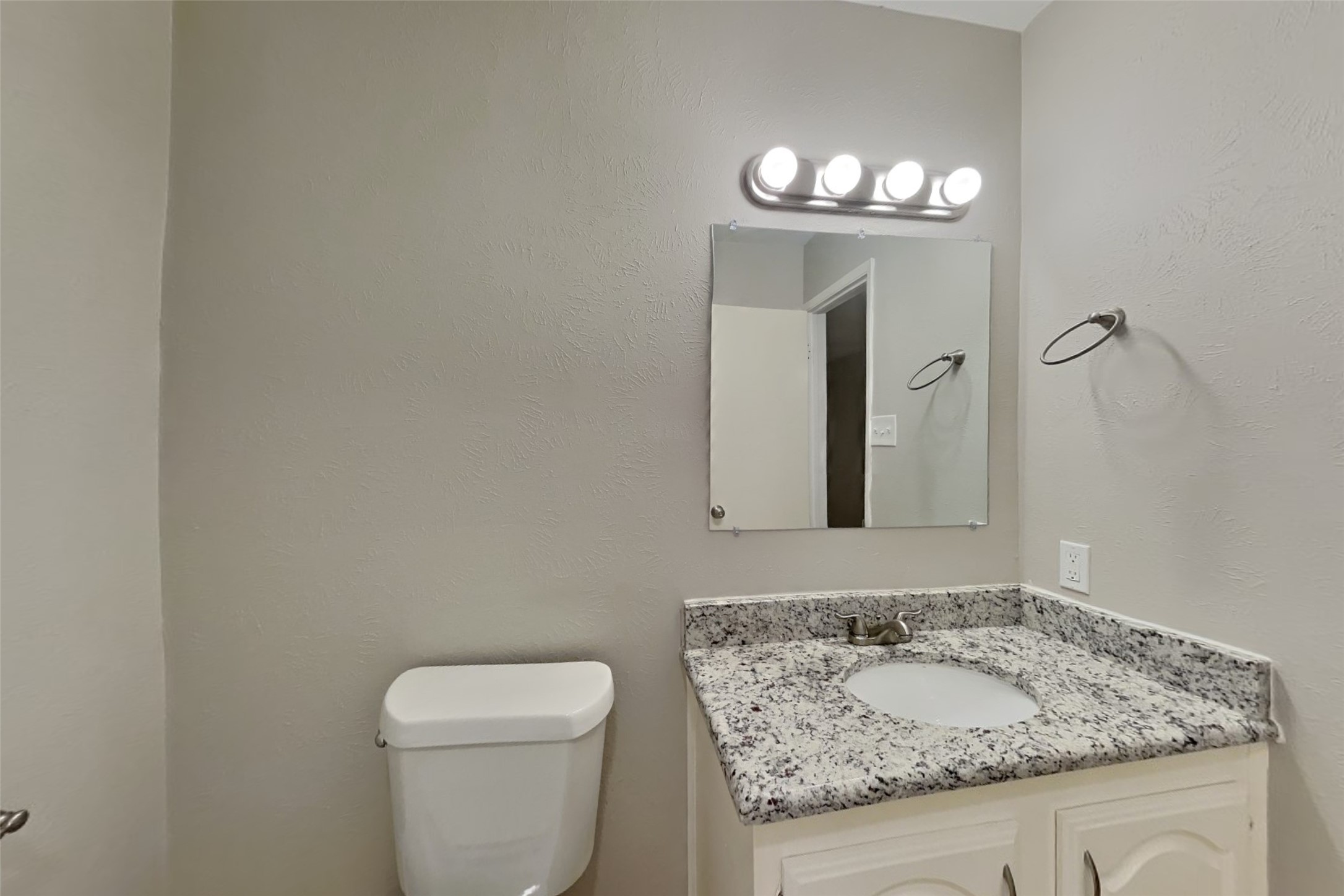 5119 Cairnleigh Drive Property Photo 16