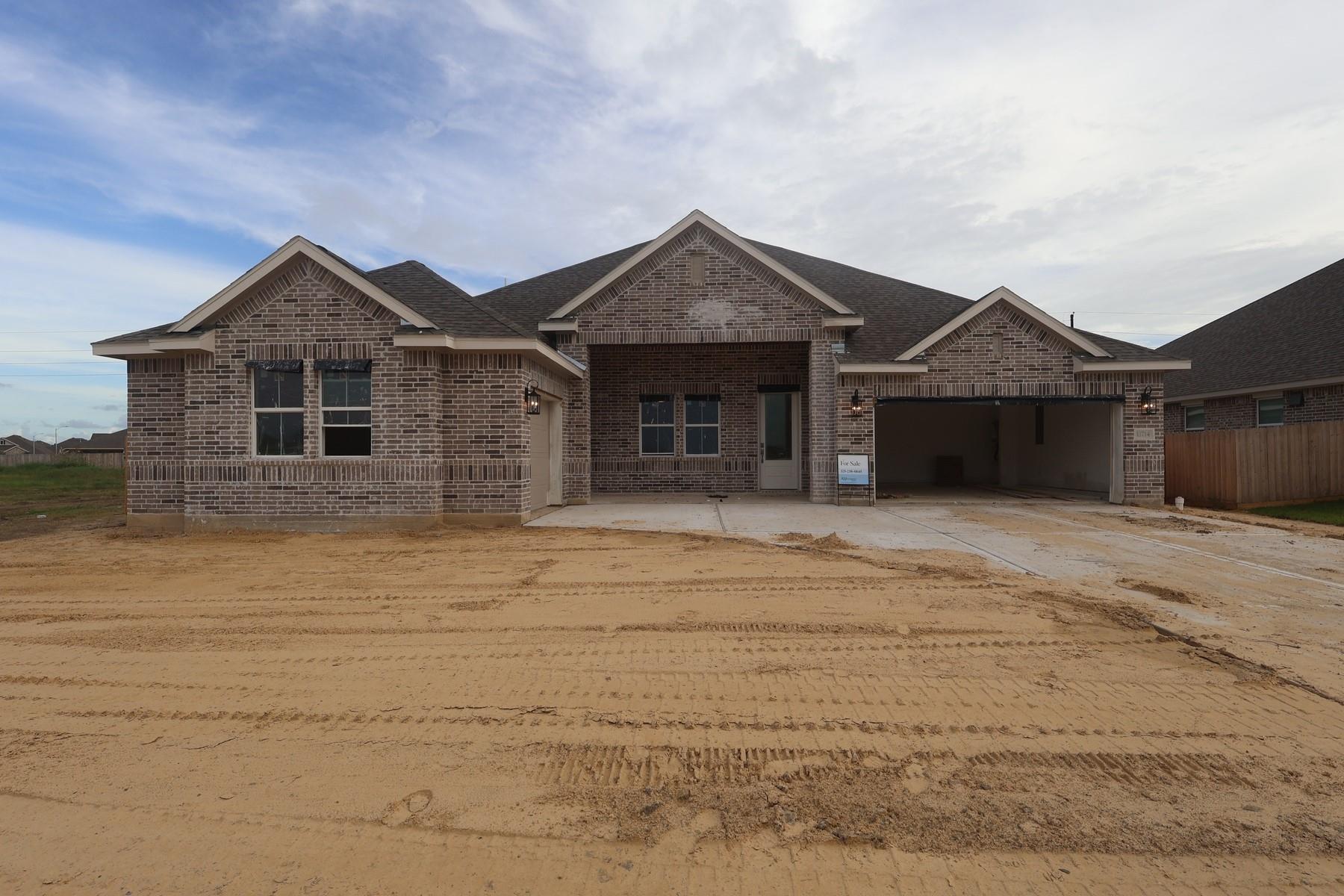 11714 Old Fashion Circle, Mont Belvieu Tx 77535 Property Photo 3