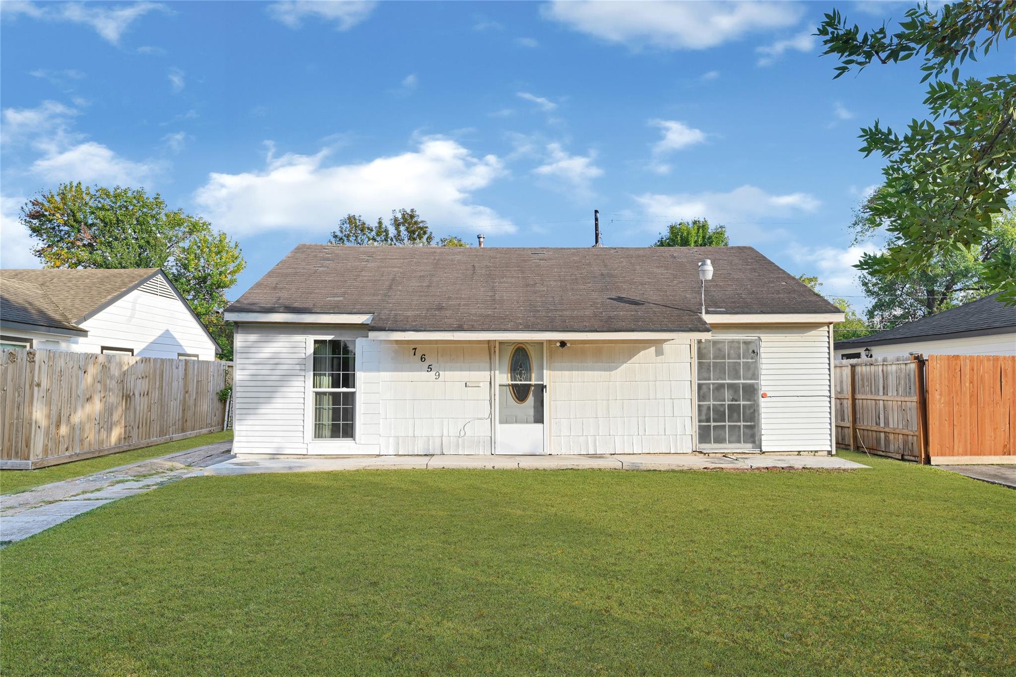 7659 Greenstone Street, Houston Tx 77087 Property Photo 1