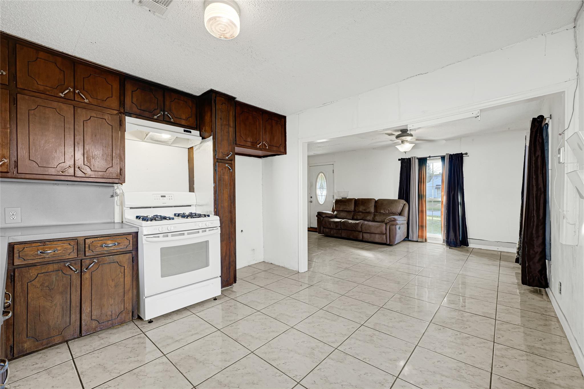 7659 Greenstone Street, Houston Tx 77087 Property Photo 6