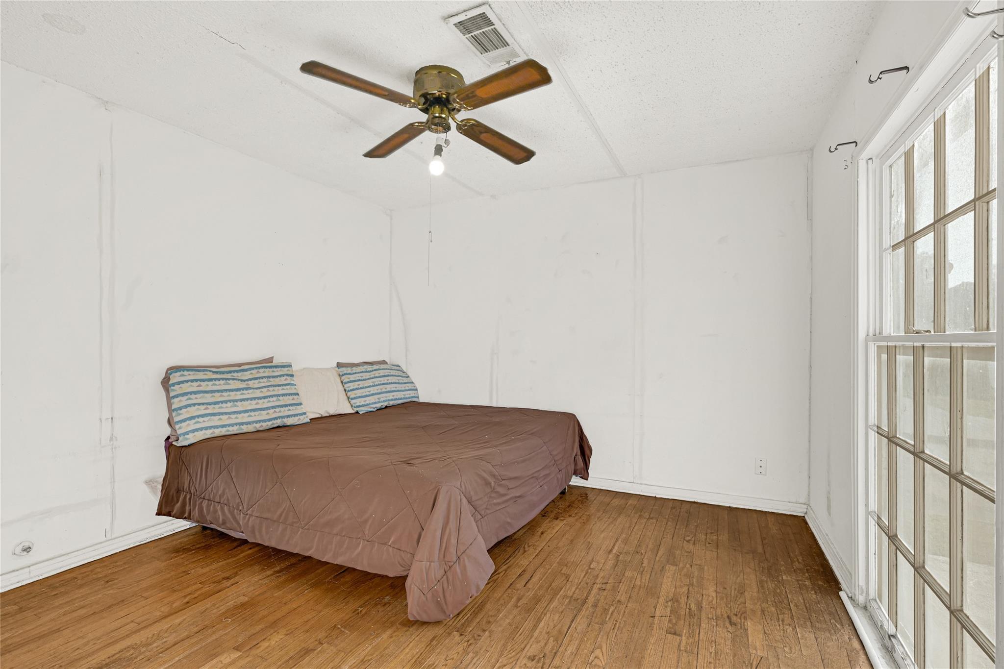 7659 Greenstone Street, Houston Tx 77087 Property Photo 9