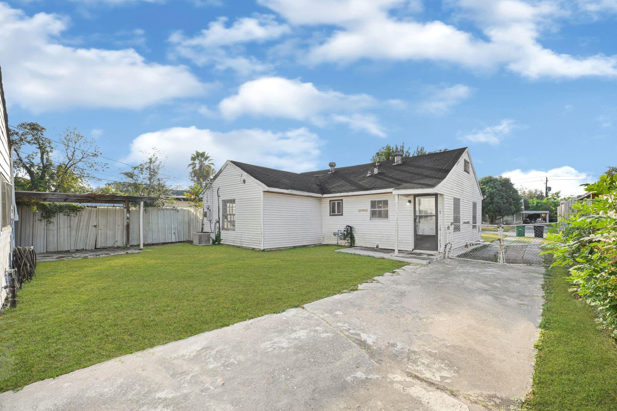 7659 Greenstone Street, Houston Tx 77087 Property Photo 16