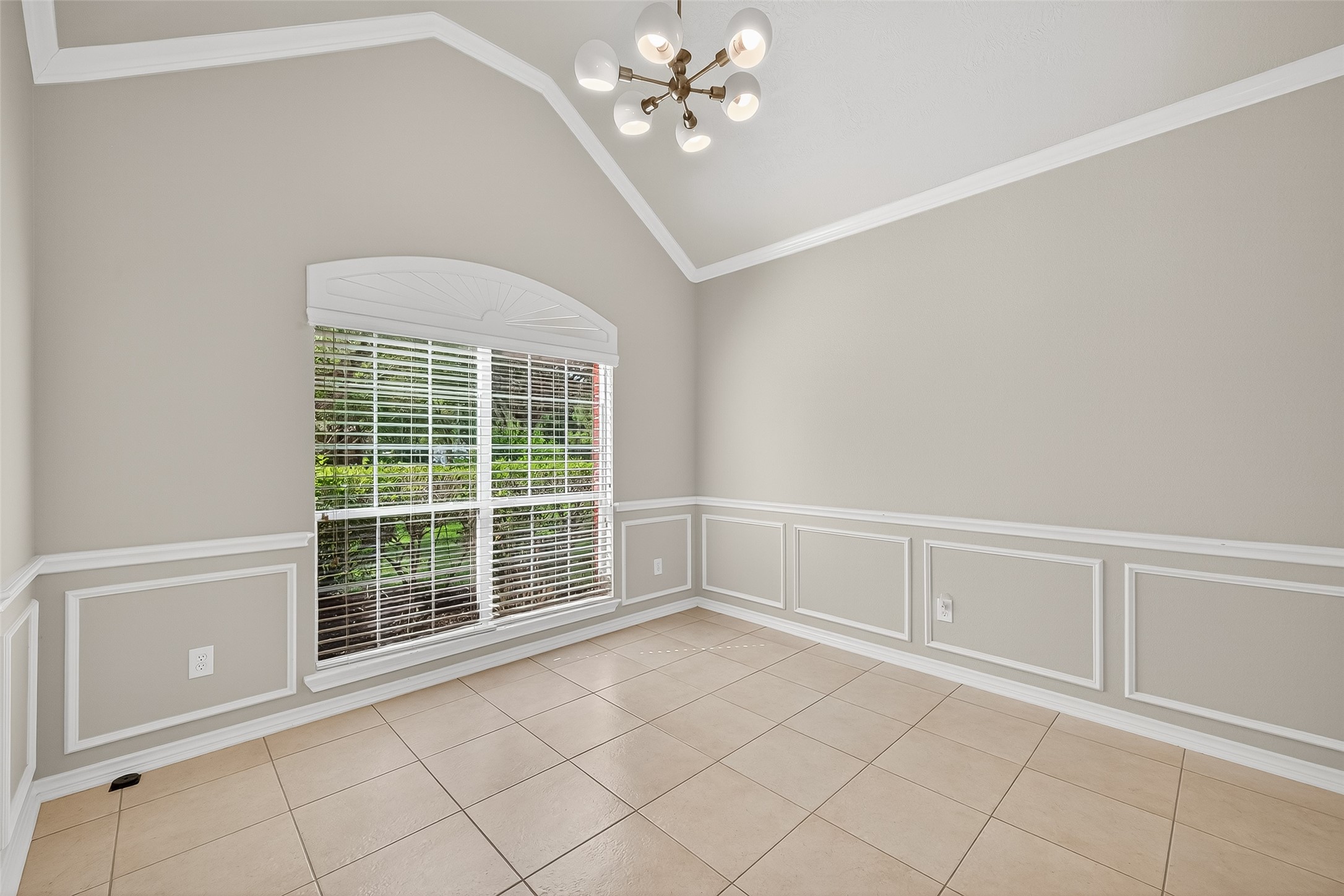 2223 Fern Mist Lane Property Photo 7