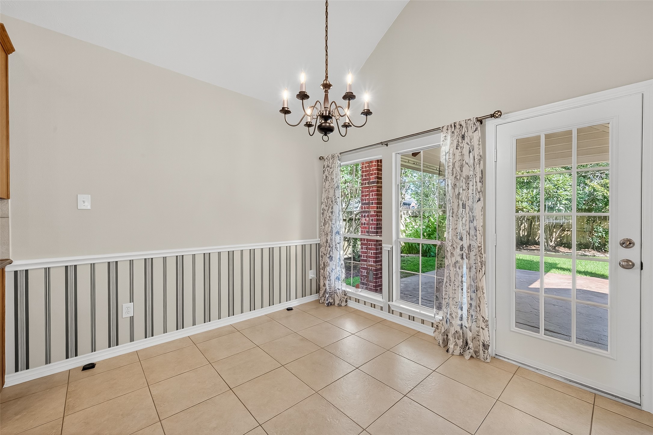 2223 Fern Mist Lane Property Photo 16
